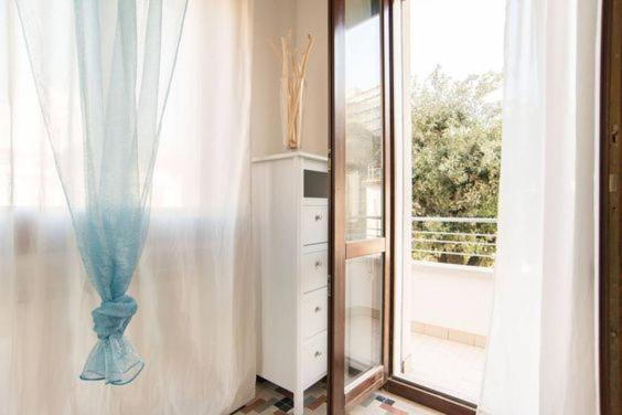 Deluxe Double Room with Balcony photo 2