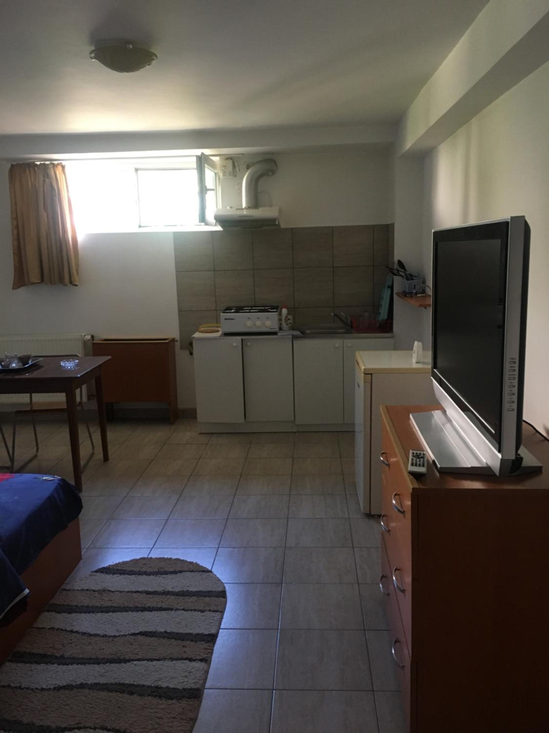Double Room with Private Bathroom - Photo 4