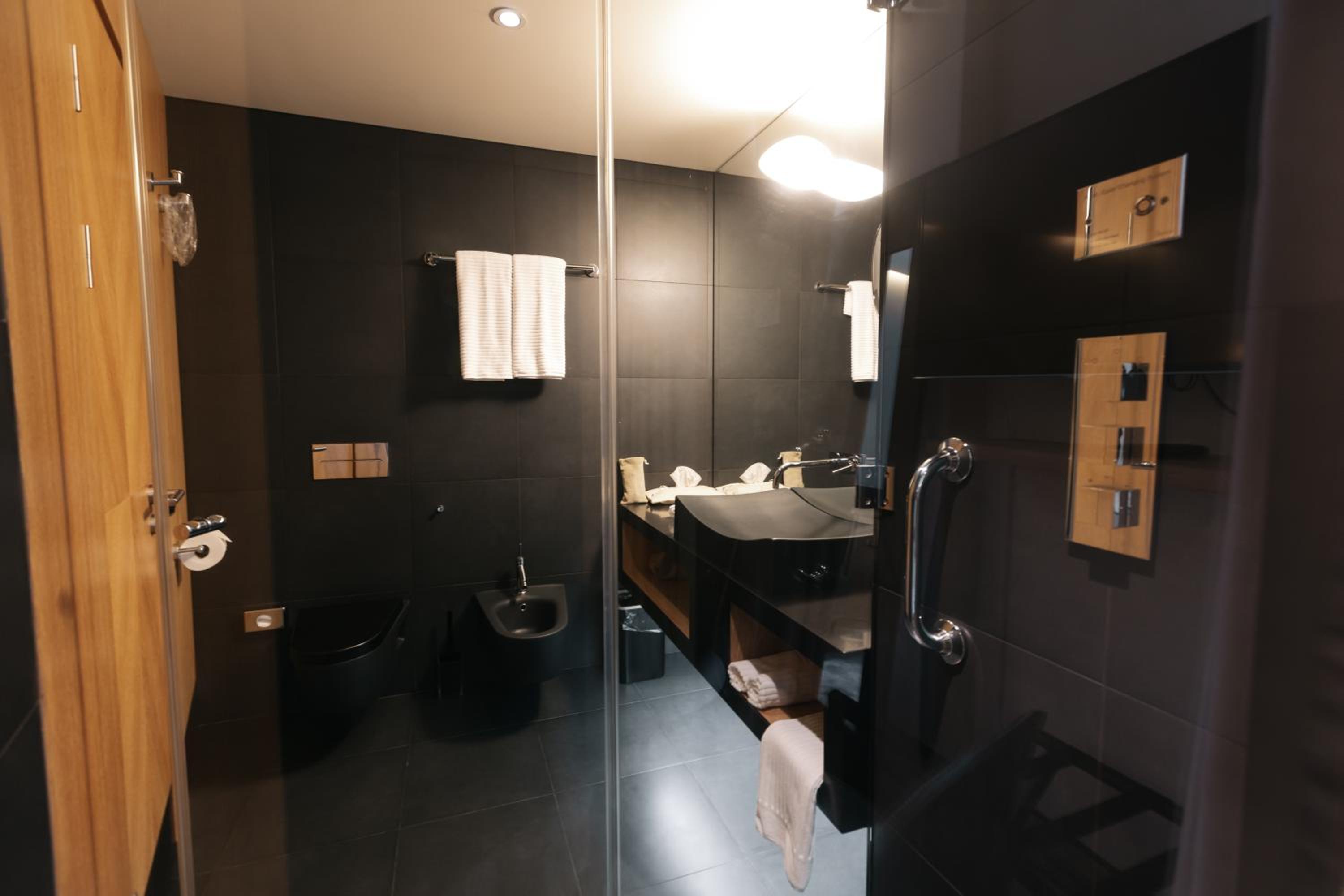 Deluxe Twin Room - Photo 6