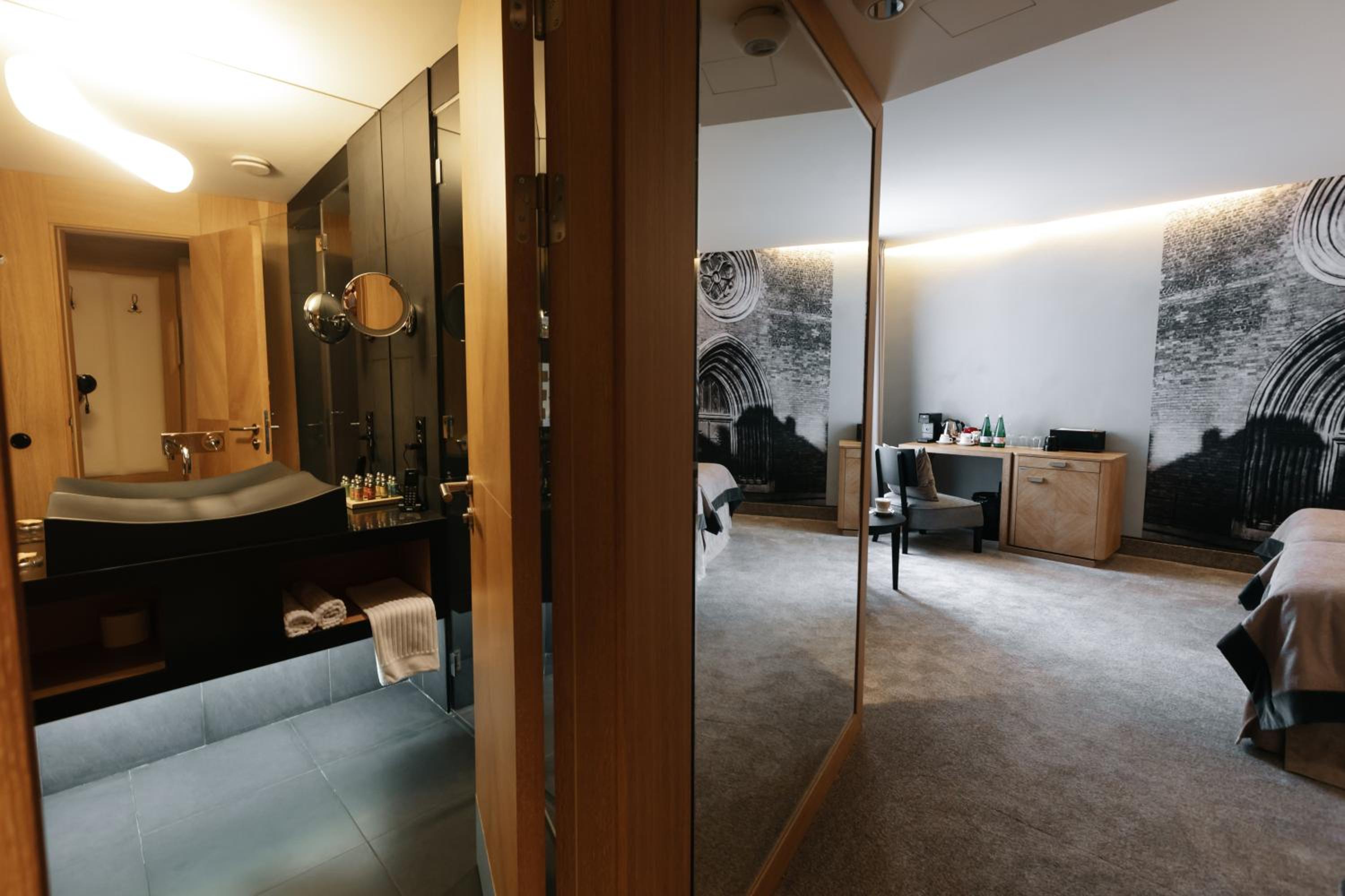 Deluxe Twin Room - Photo 3