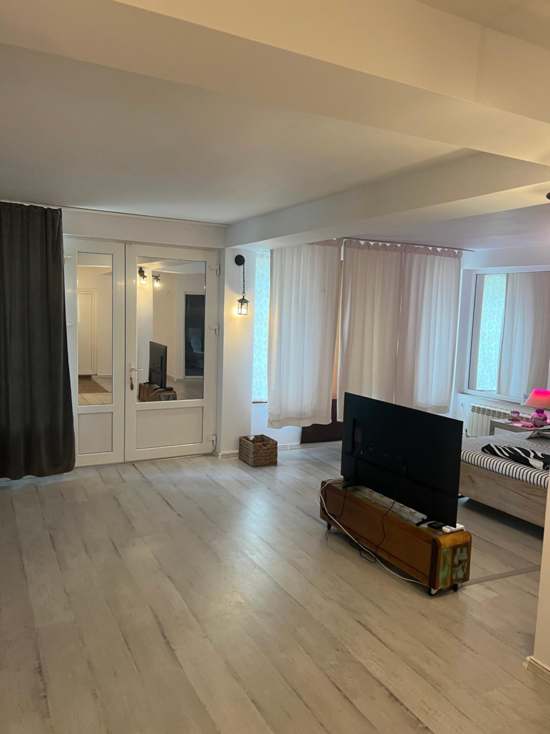 Studio Apartment photo 1