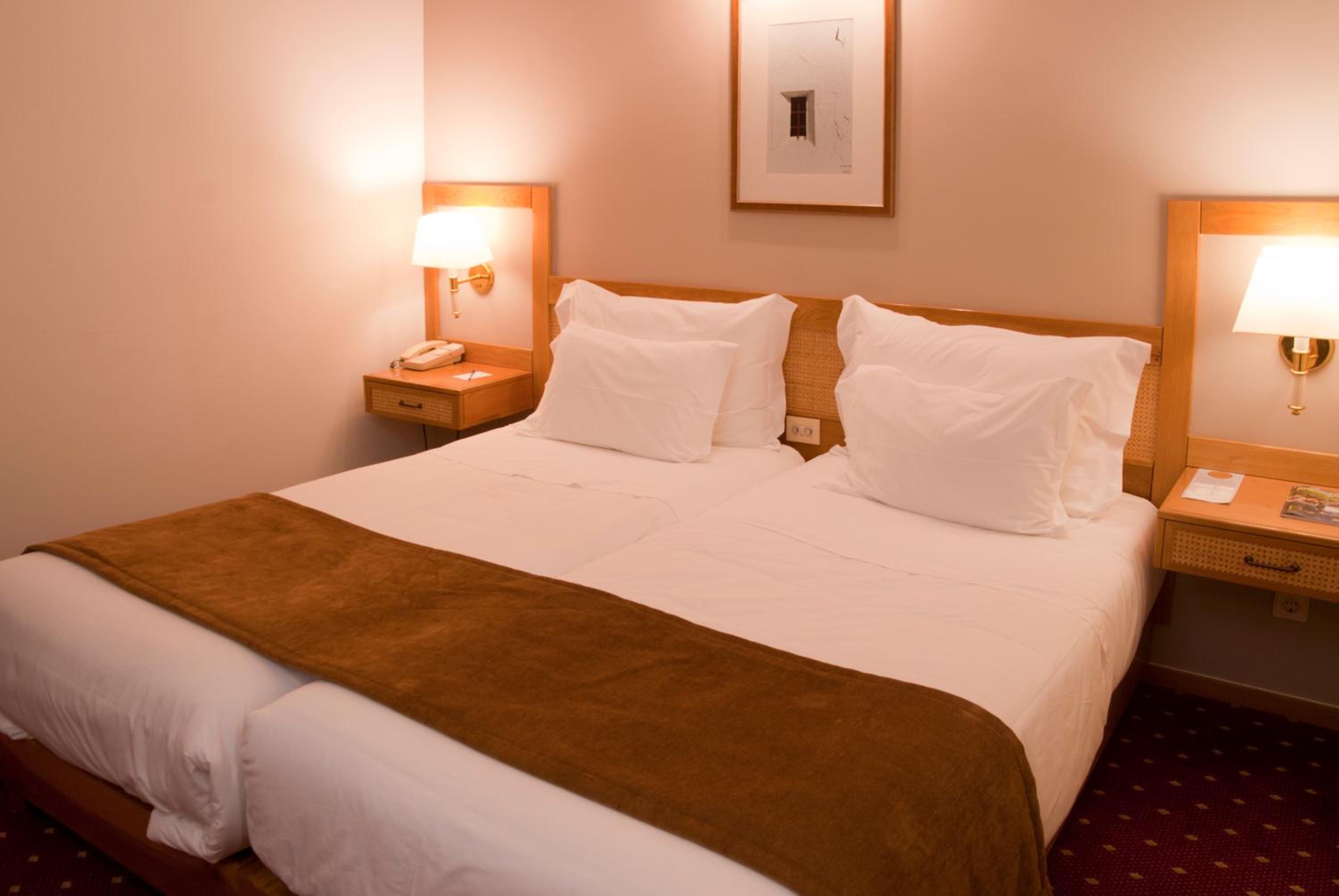 Double or Twin Room - Photo 12