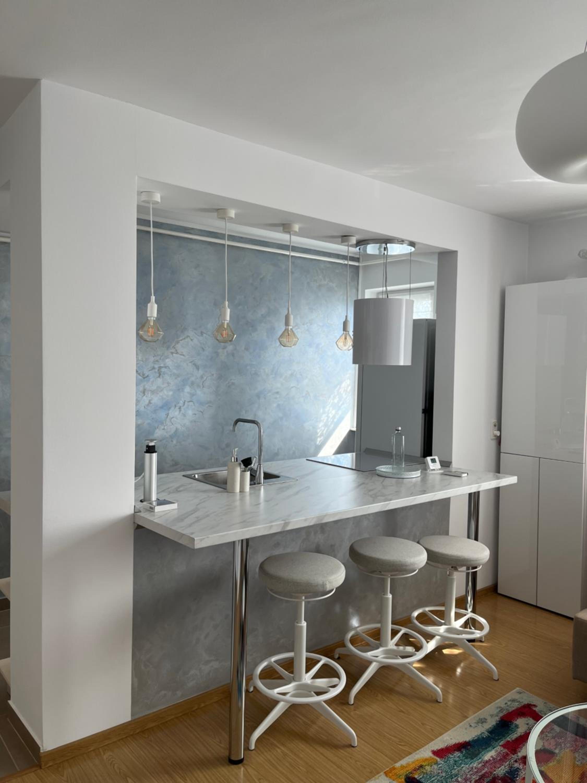 One-Bedroom Apartment - Photo 2