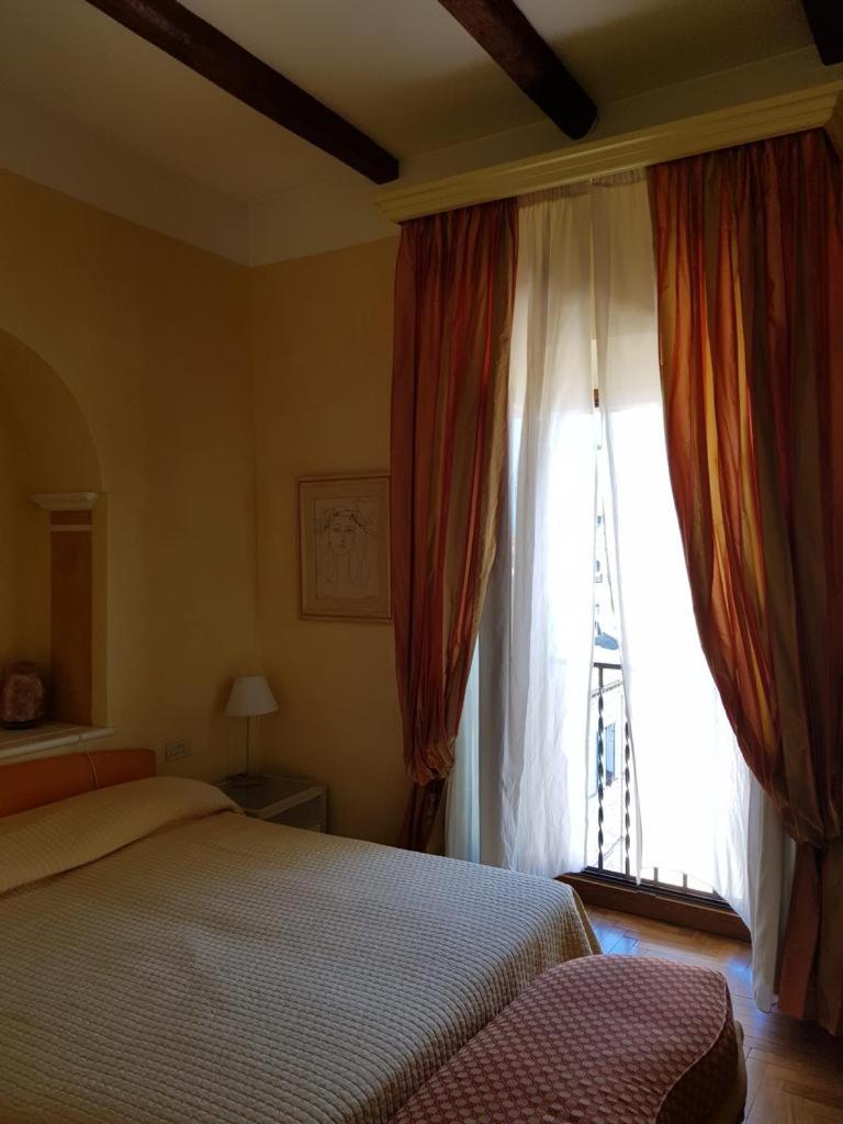 Deluxe Queen Room photo 3