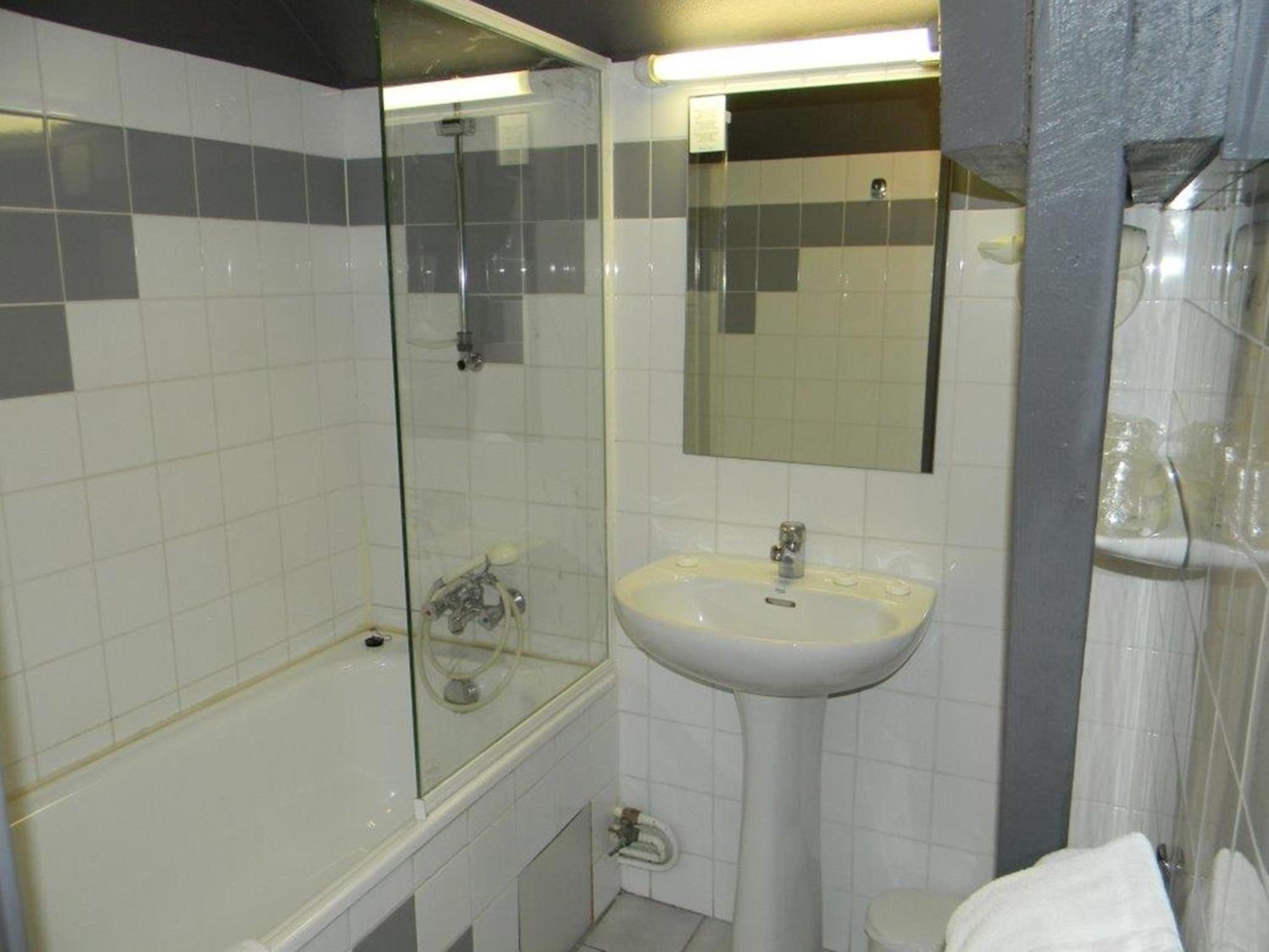 Double Room - Photo 2