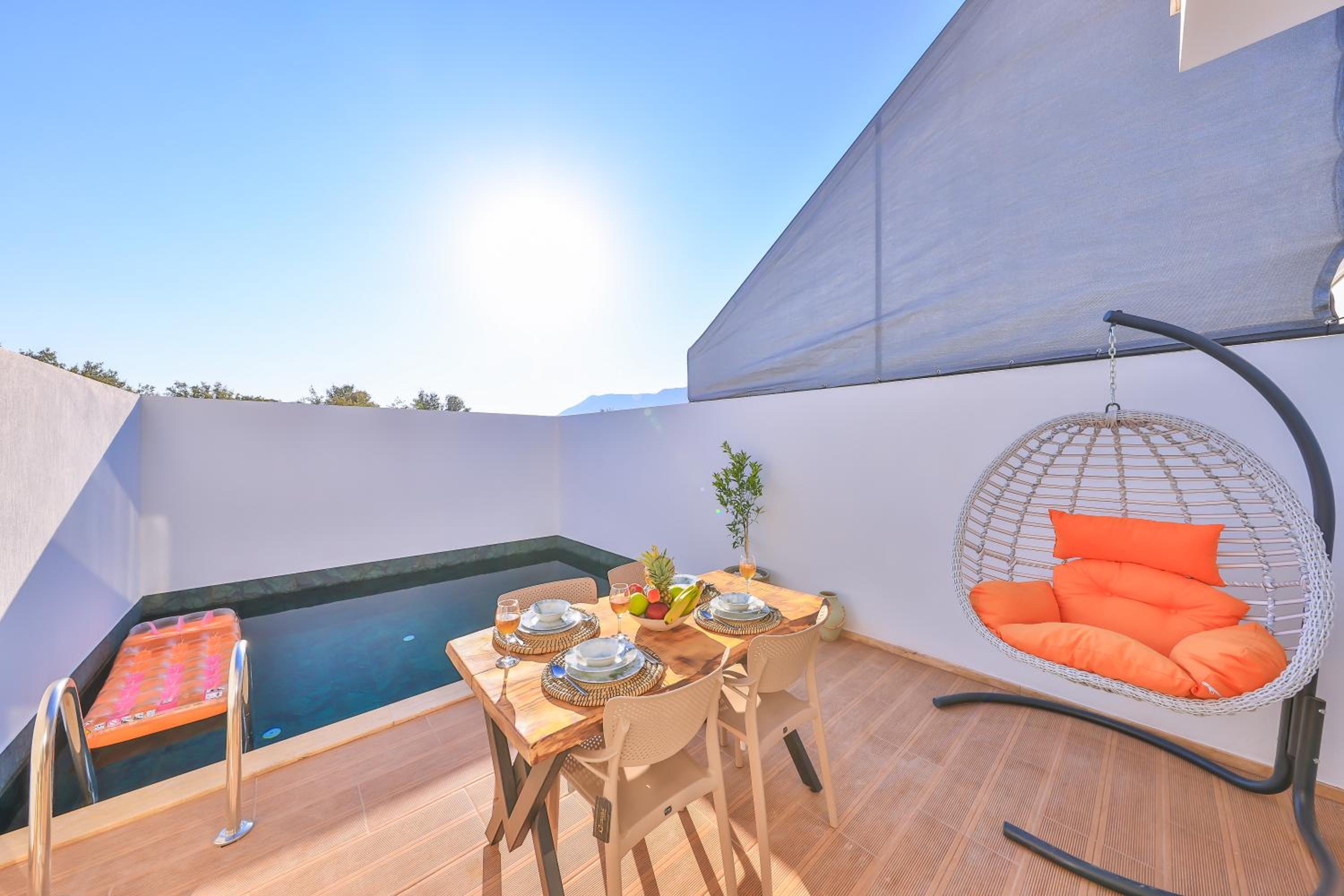 Villa with Private Pool - Photo 29