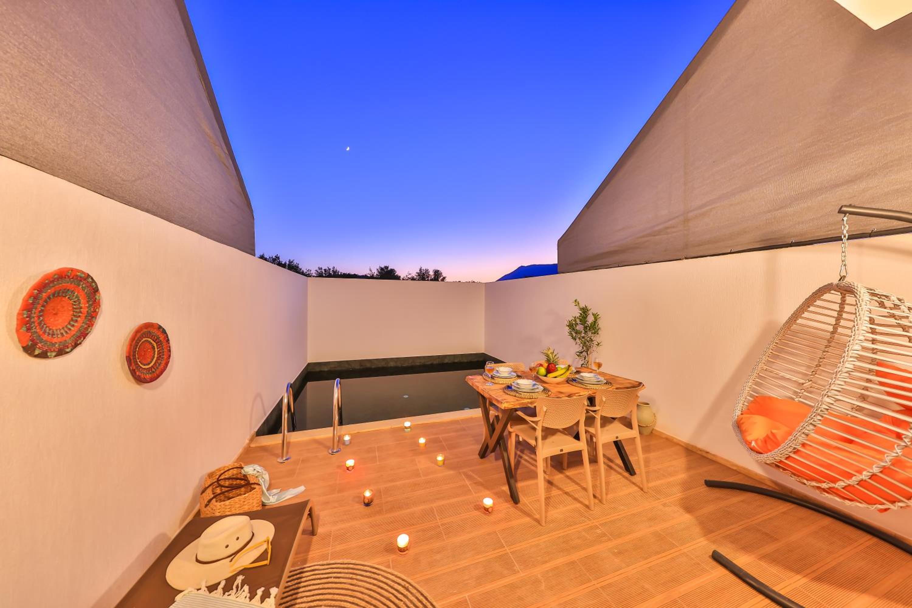 Villa with Private Pool - Photo 27