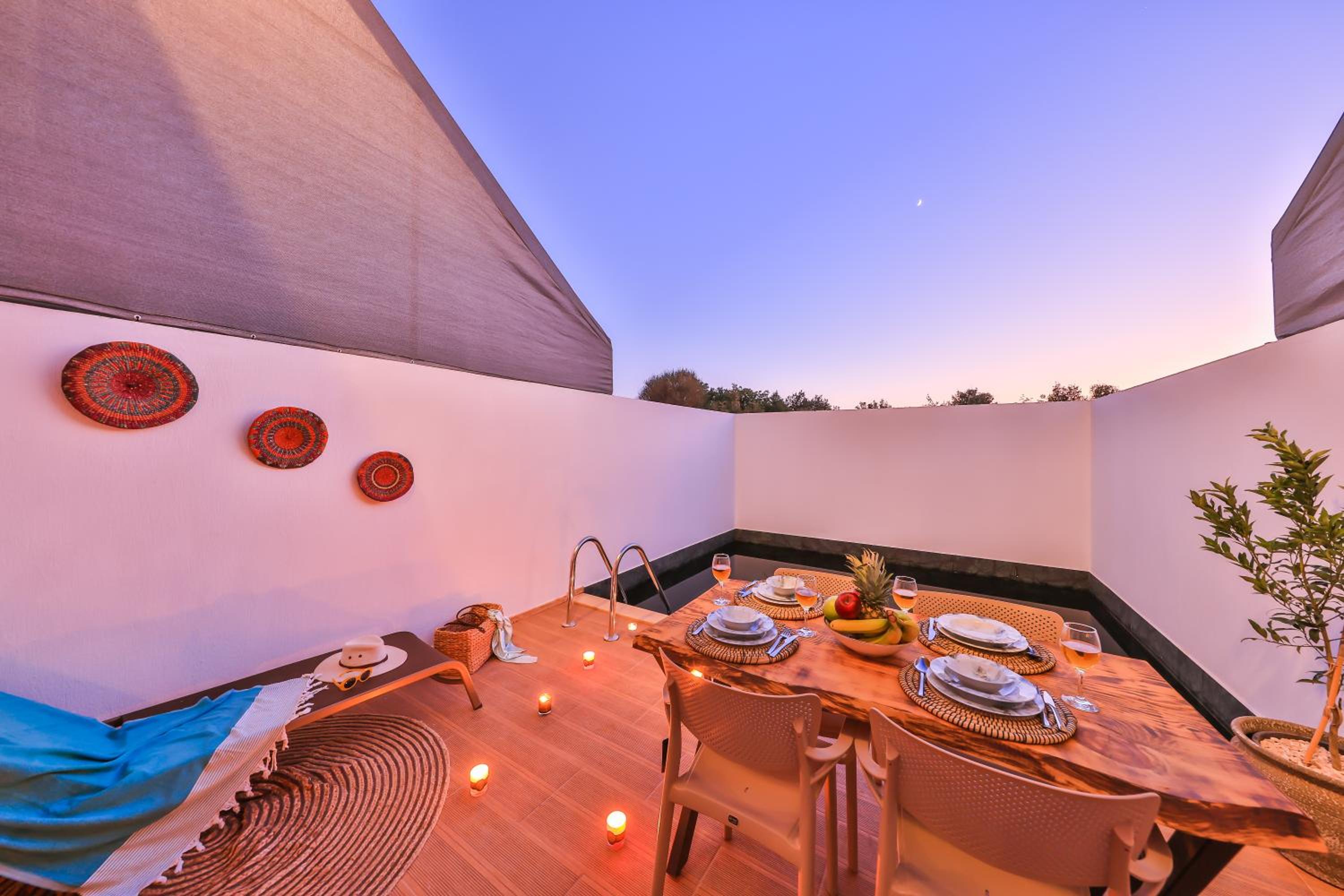 Villa with Private Pool - Photo 25