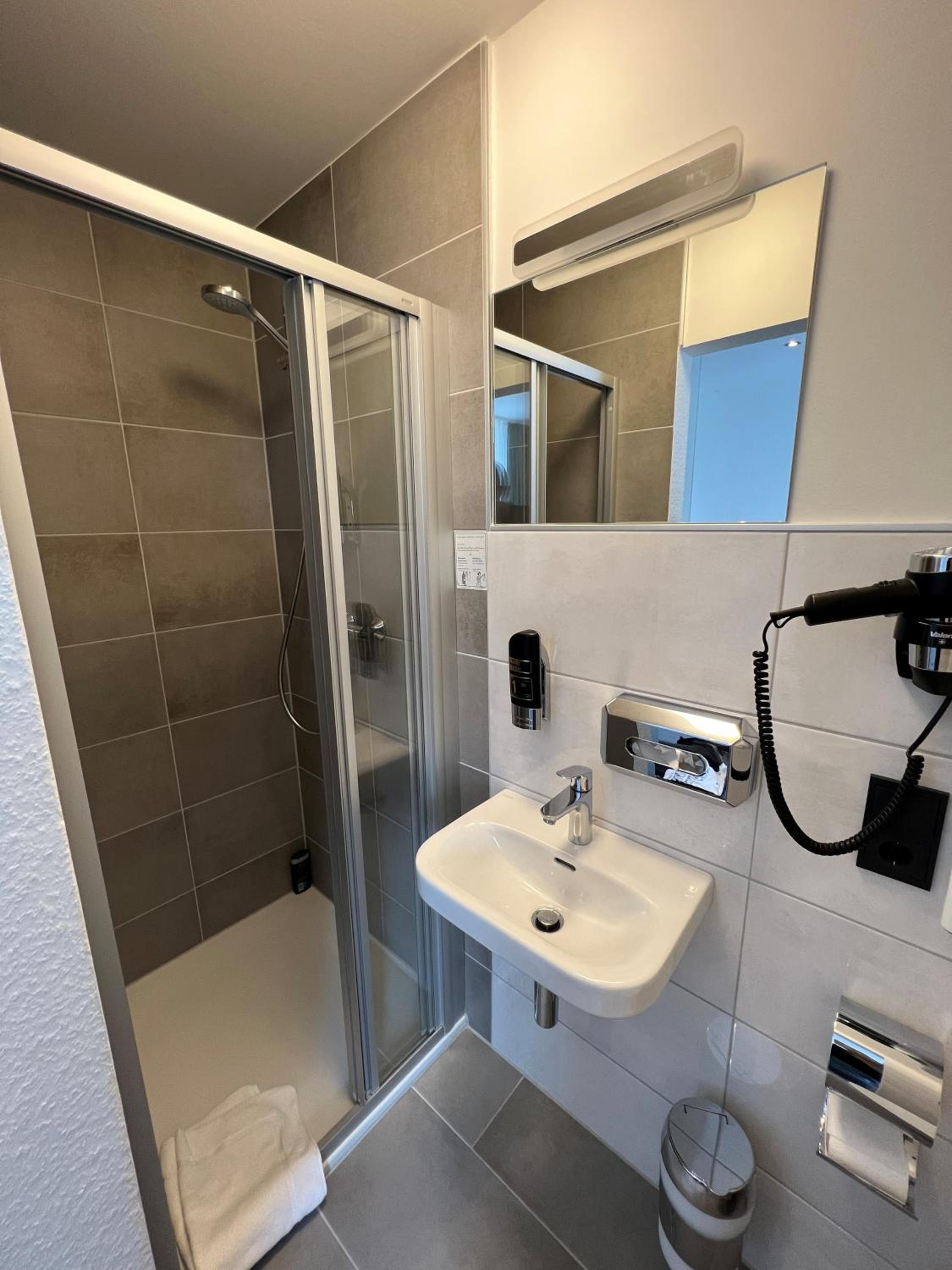 Single Room photo 2