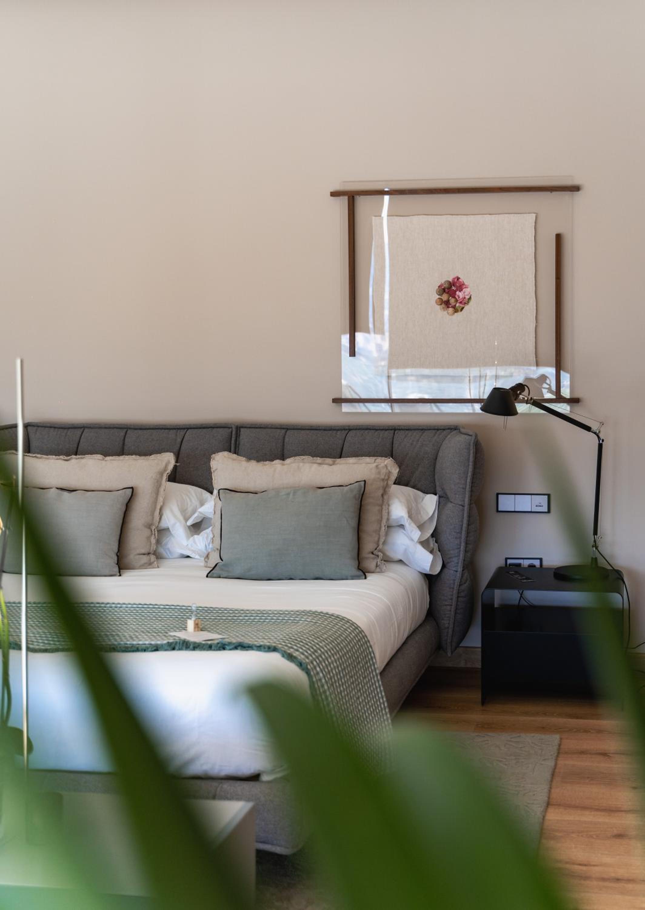 Executive Suite - Photo 21