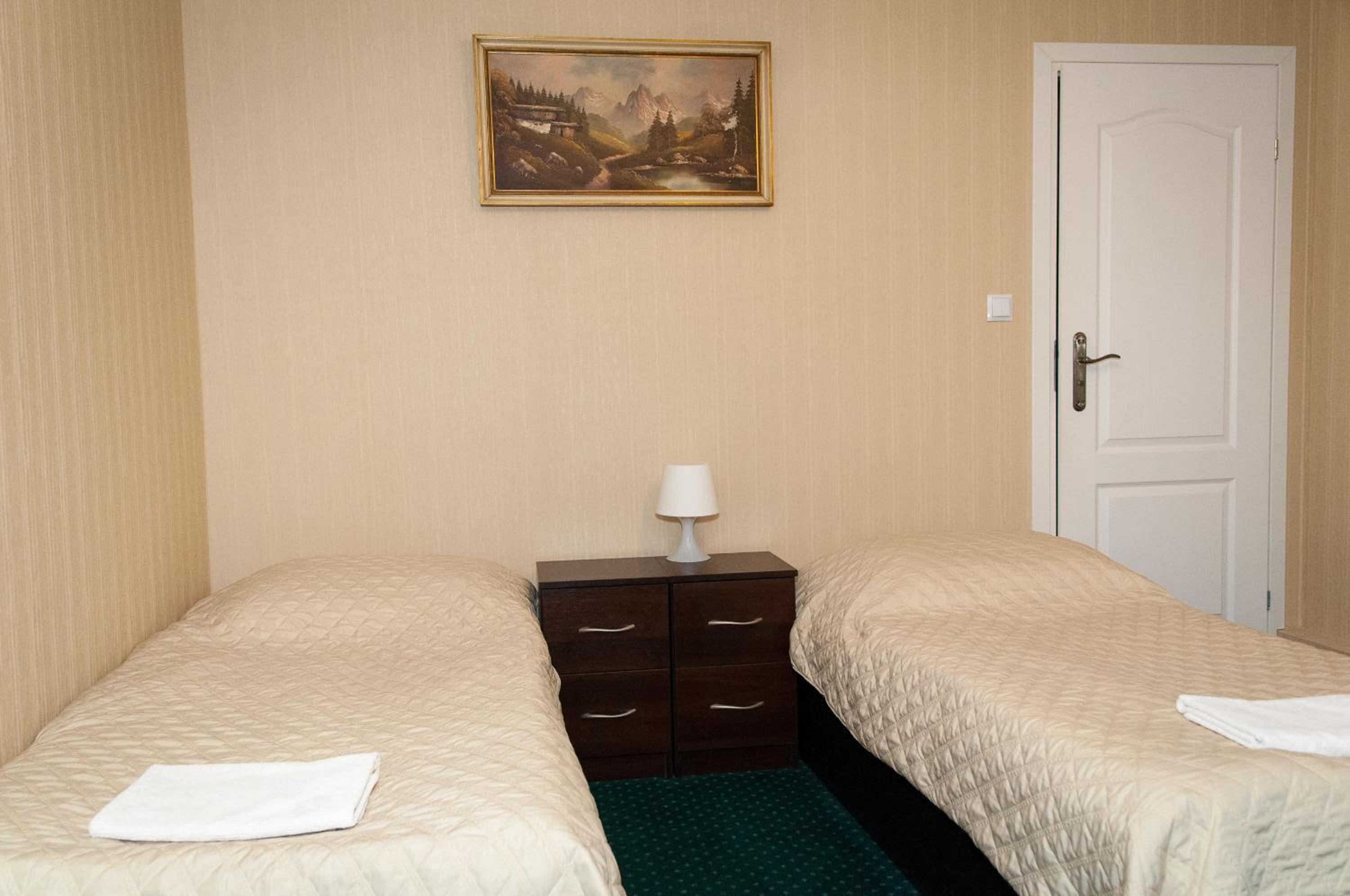 Double Room - Photo 8
