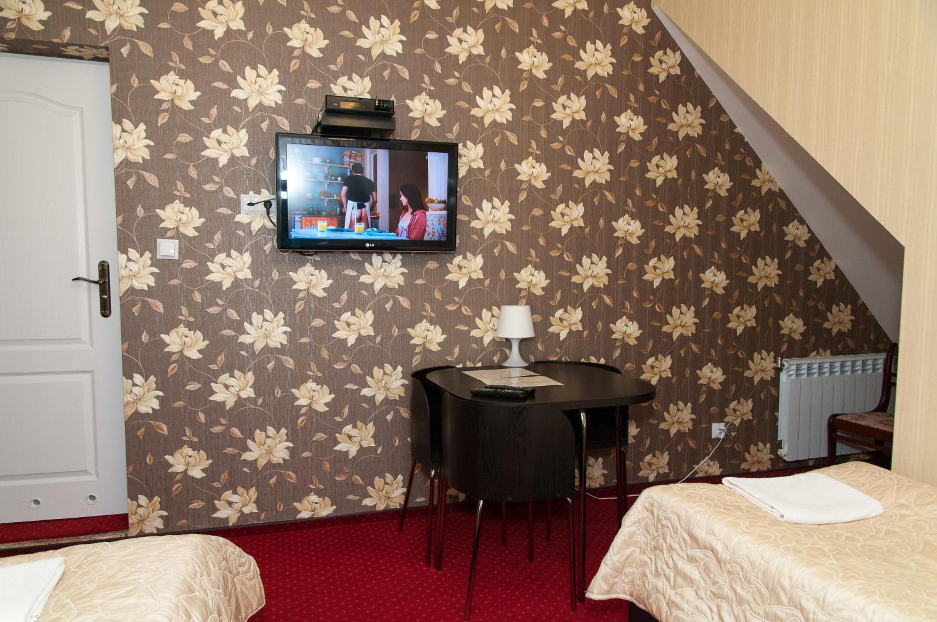 Double Room - Photo 7