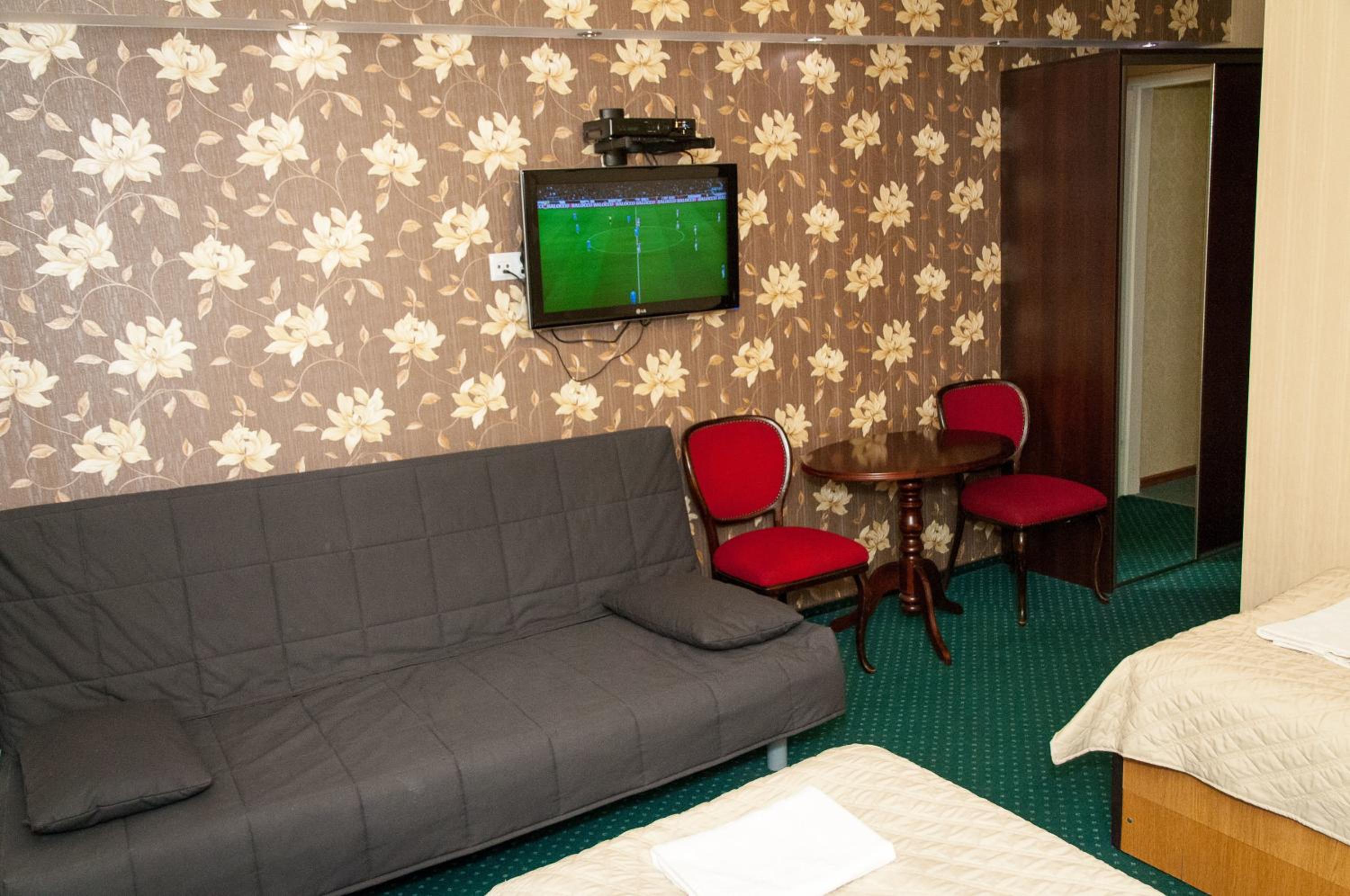 Double Room - Photo 2