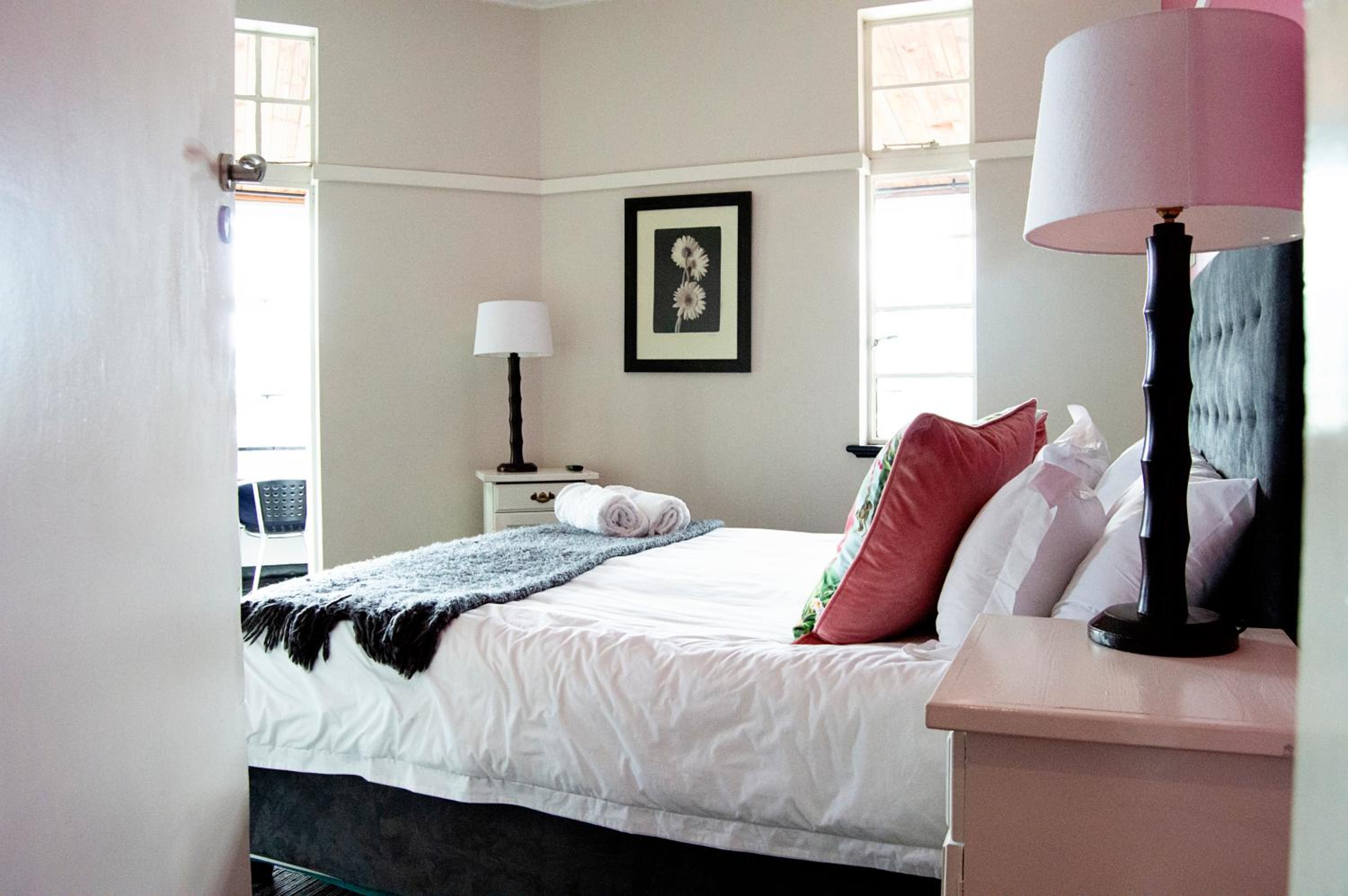 Deluxe King Suite photo 2