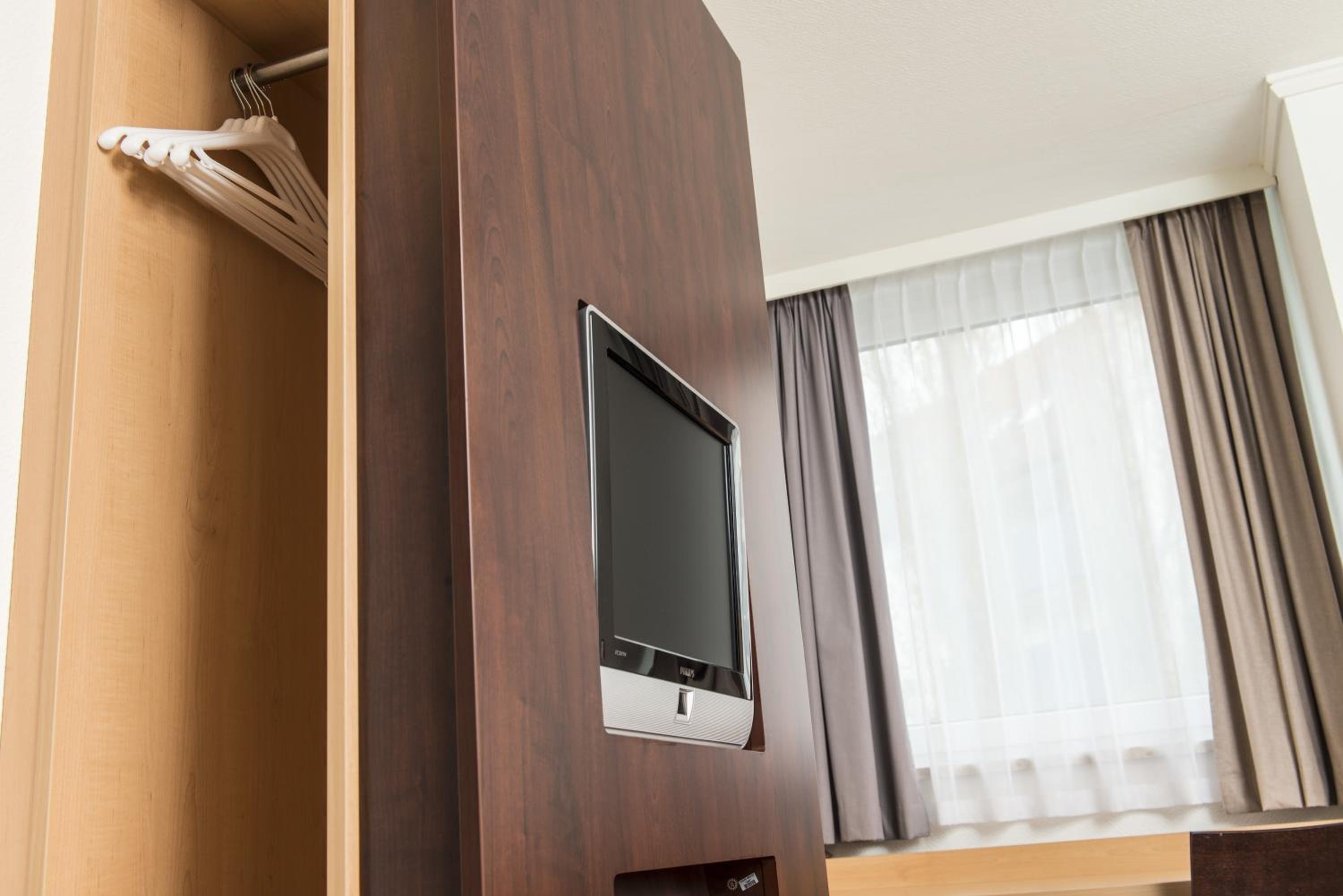 Twin Room - Photo 3