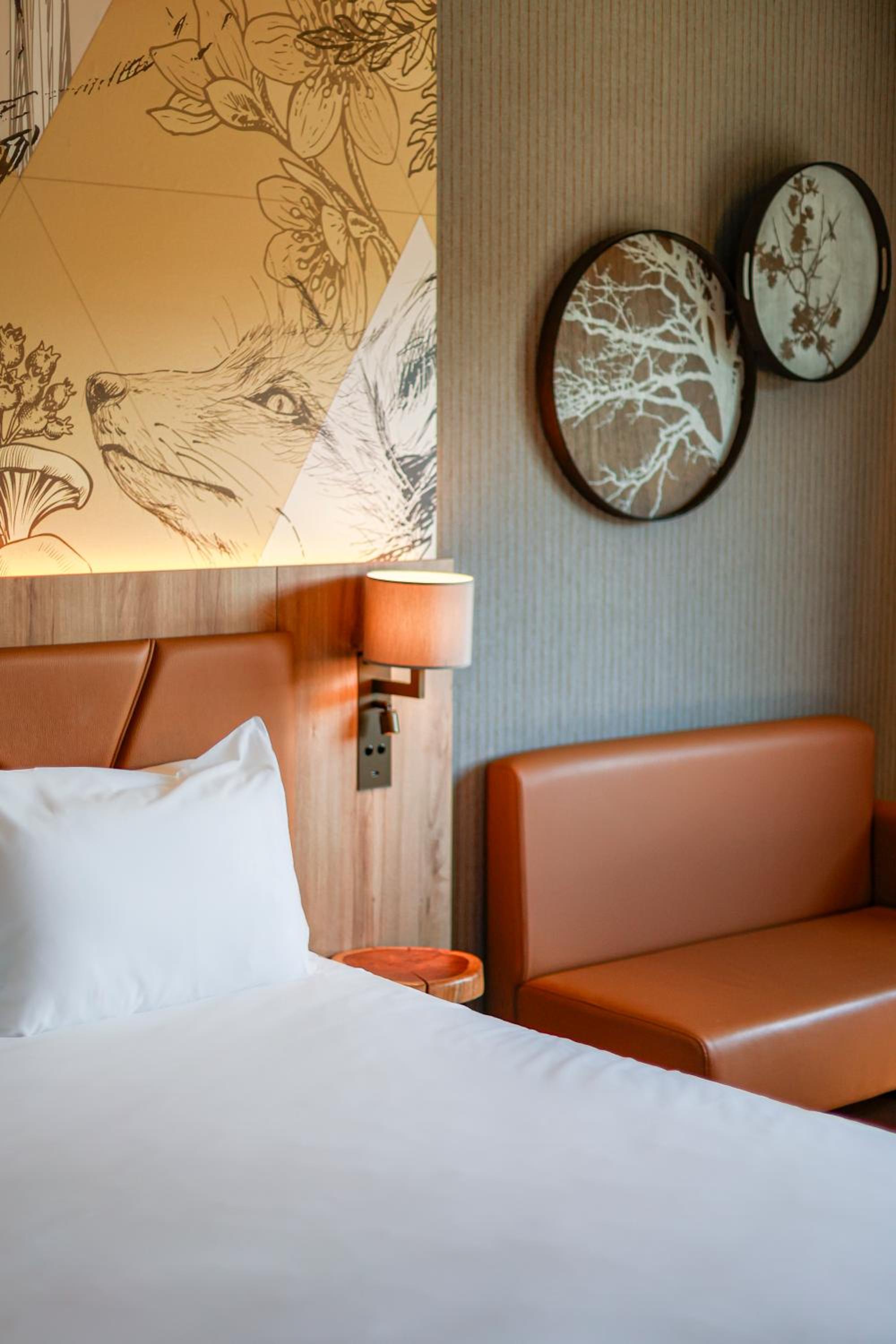 King Suite with Bunk Bed - Photo 19