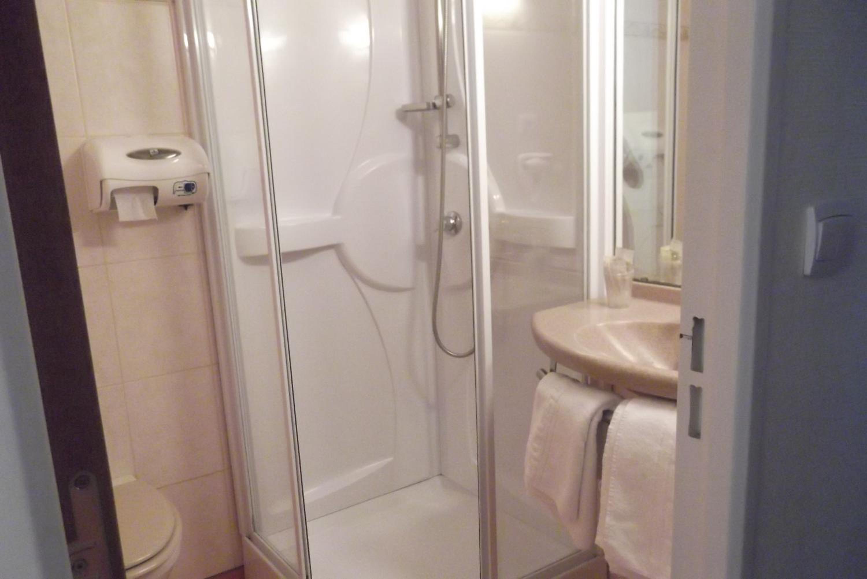Triple Room - Photo 2