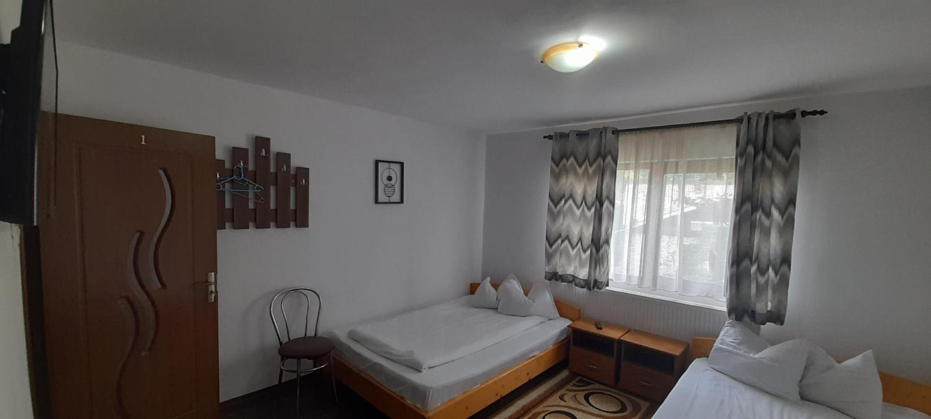 Quadruple Room with Private Bathroom - Photo 1
