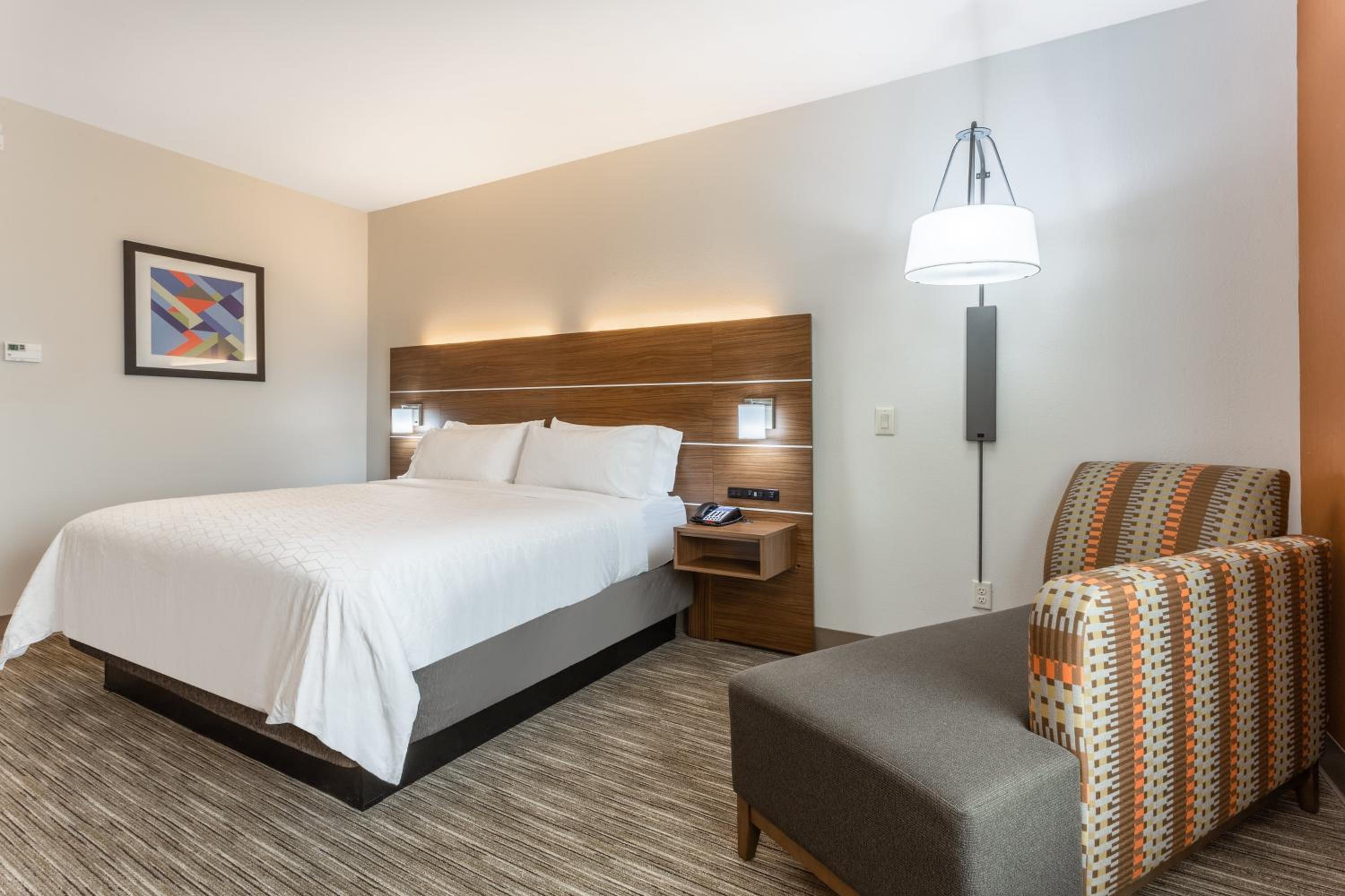 Standard King Room - Photo 3