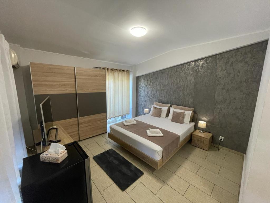 Double Room with Private Bathroom - Photo 6