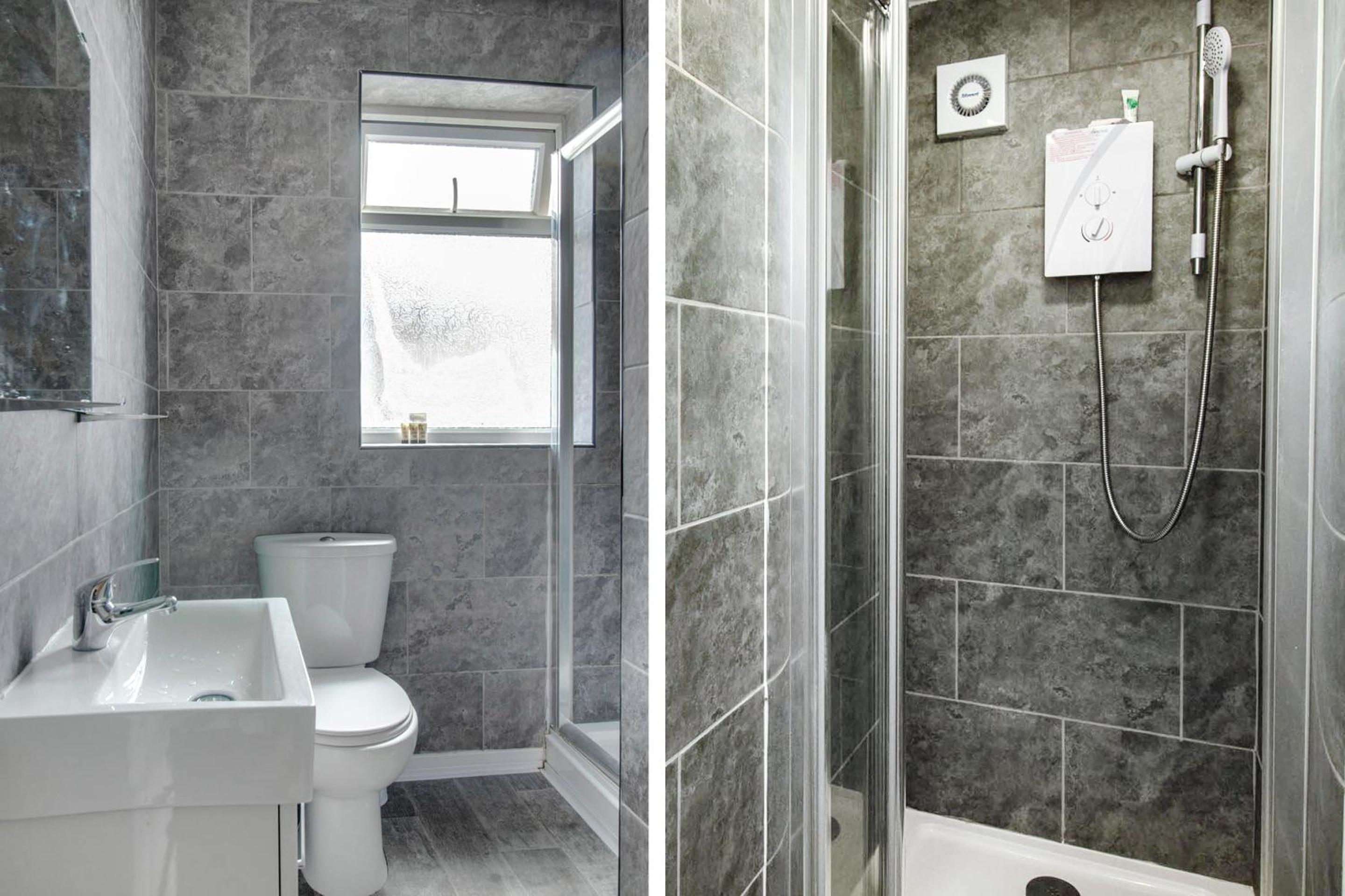 Double Room with Shared Bathroom photo 2