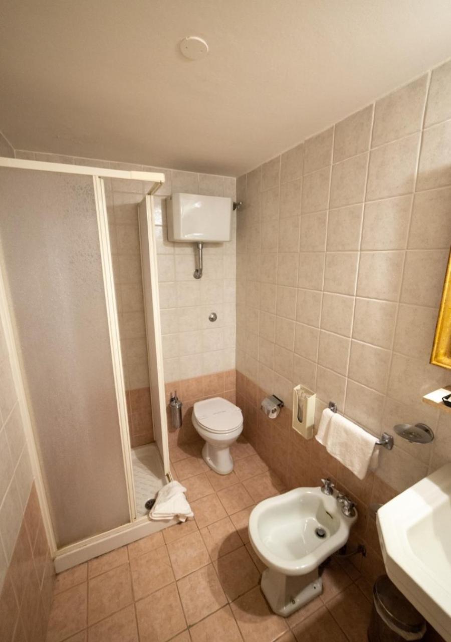 Classic Double or Twin Room - Photo 7
