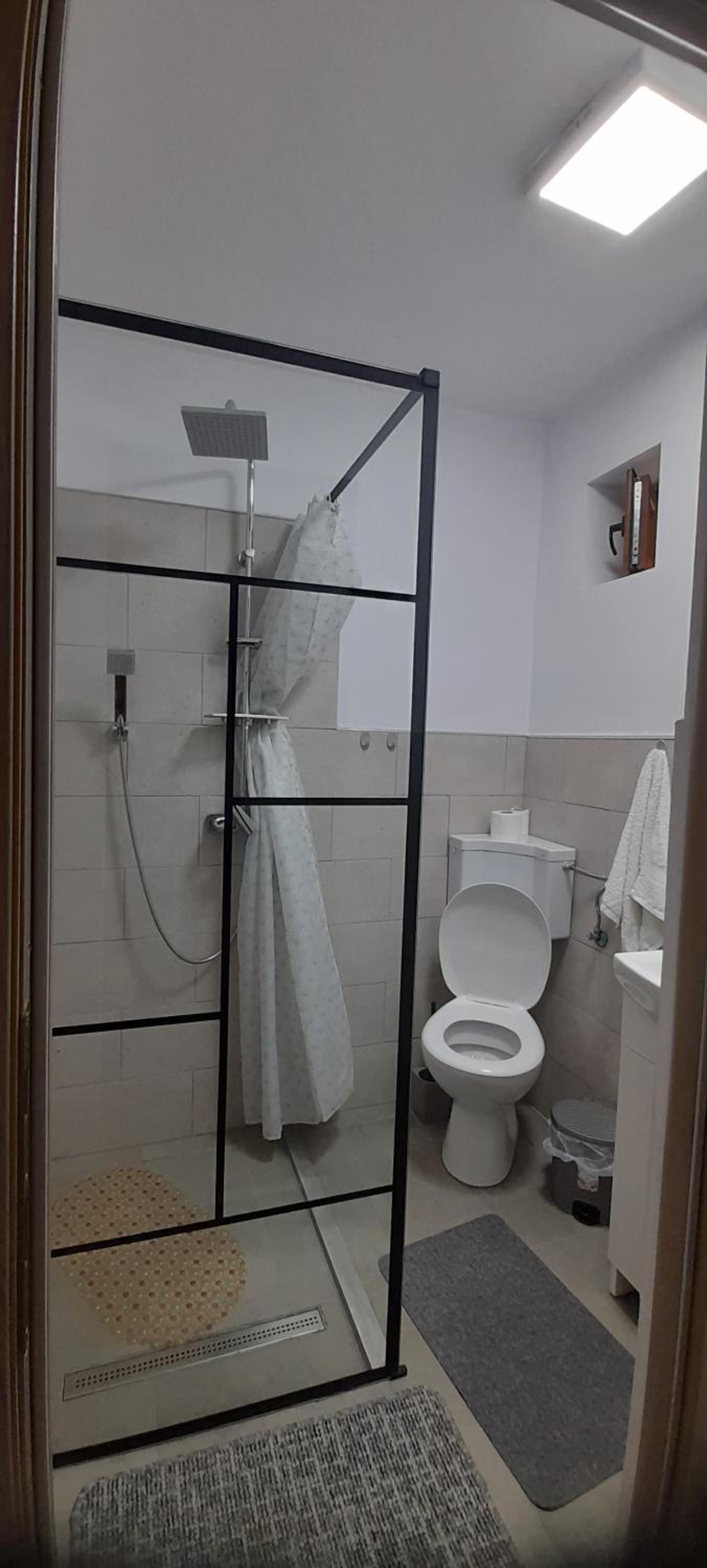 Triple Room with Private Bathroom - Photo 2