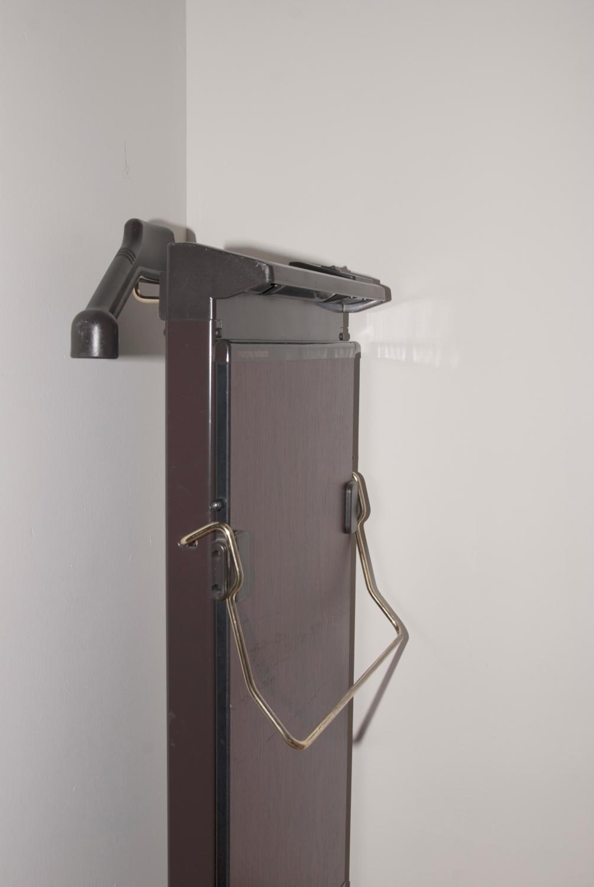 Deluxe King Room - Photo 13