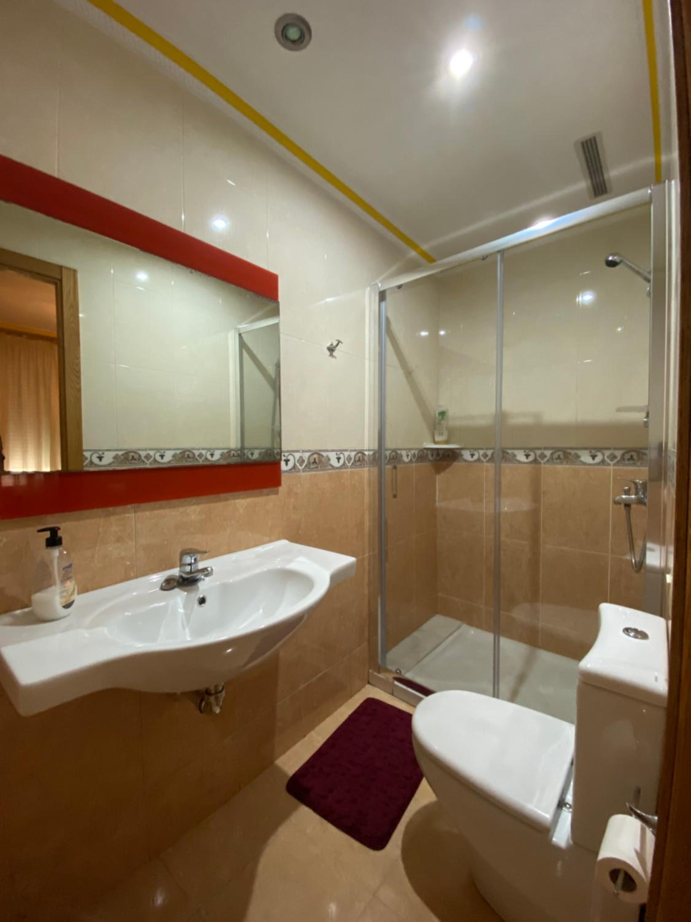 Twin Room with Private Bathroom photo 3
