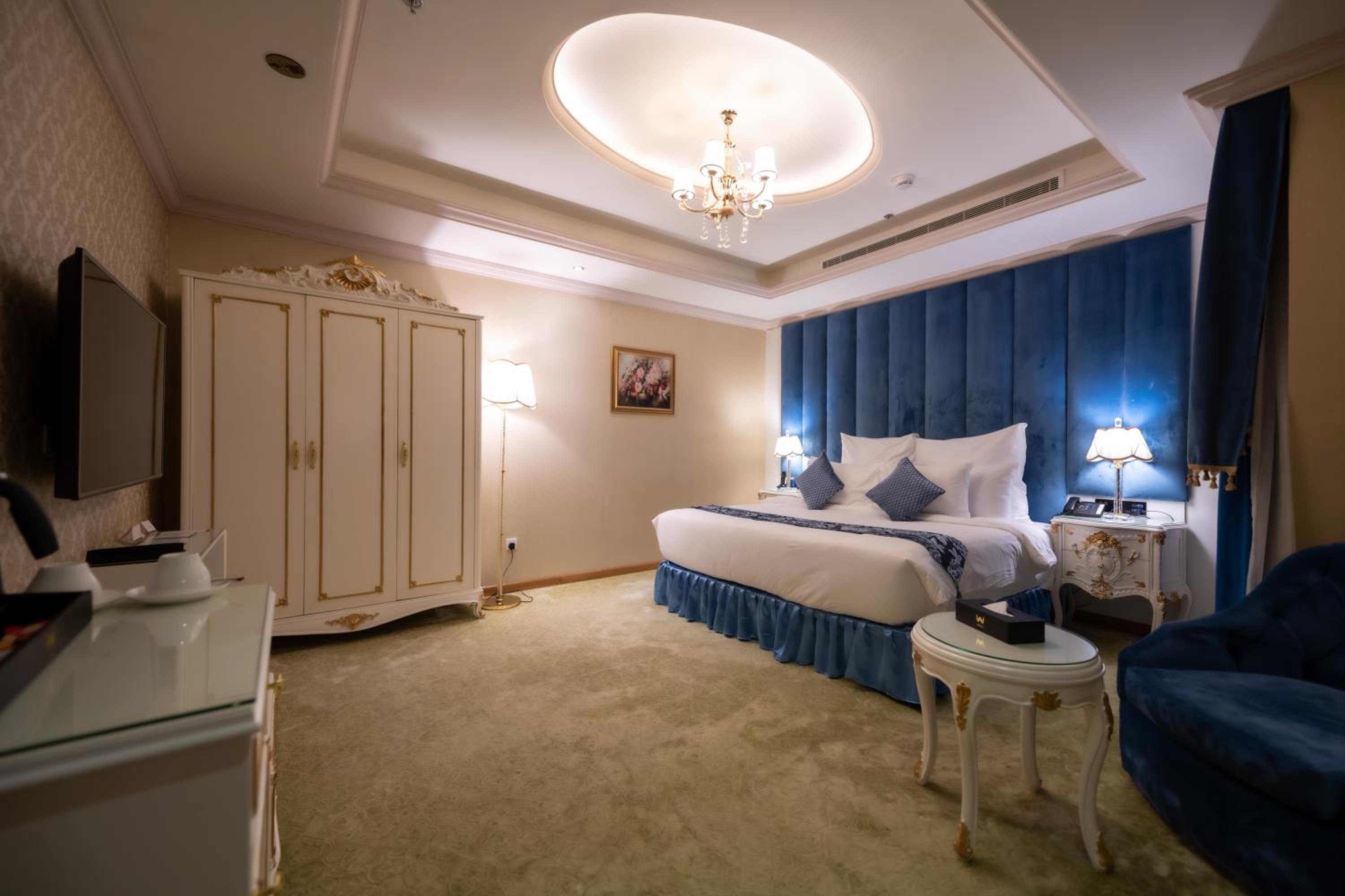 Standard King Room - Photo 2