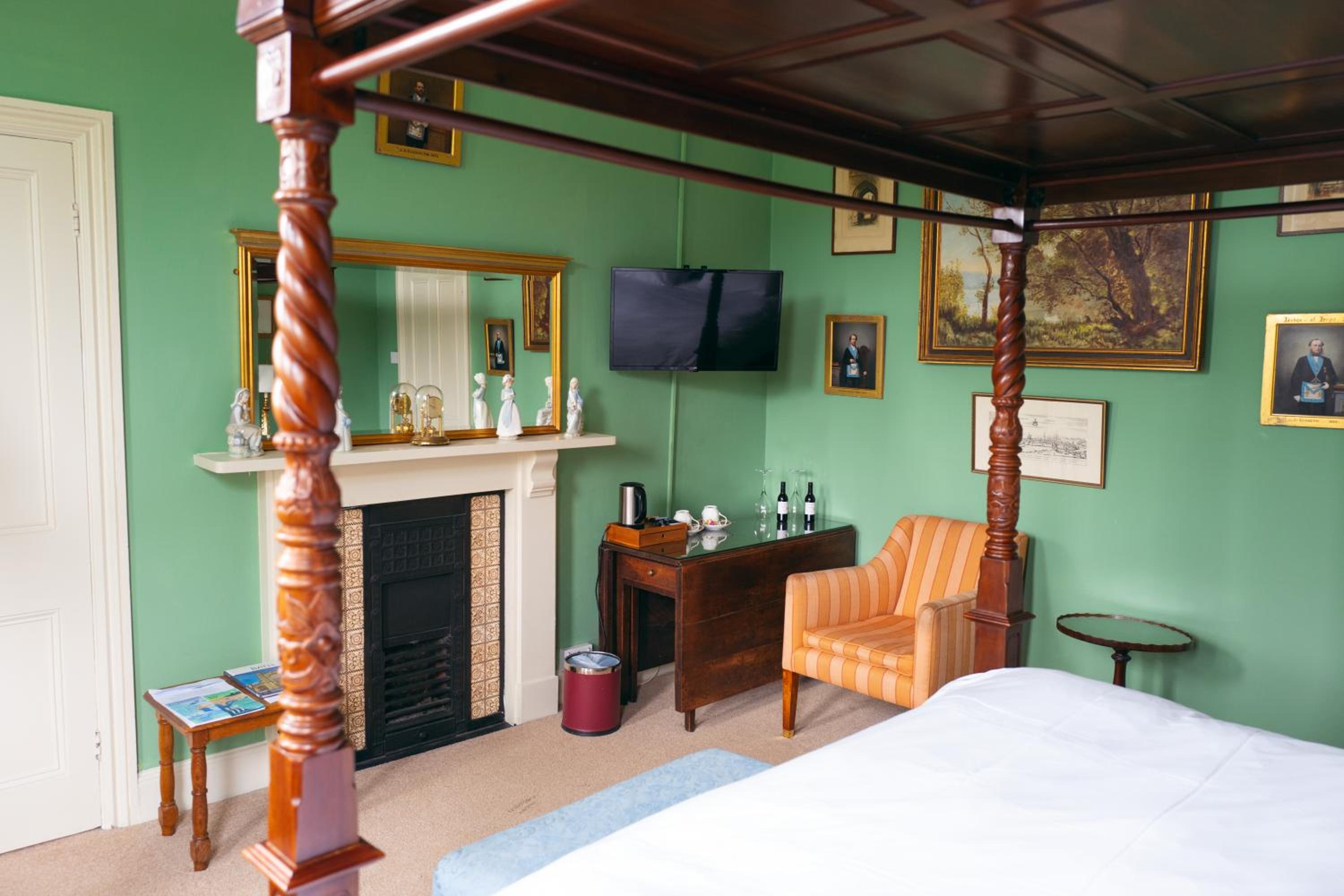 Double Room with Private Bathroom photo 2