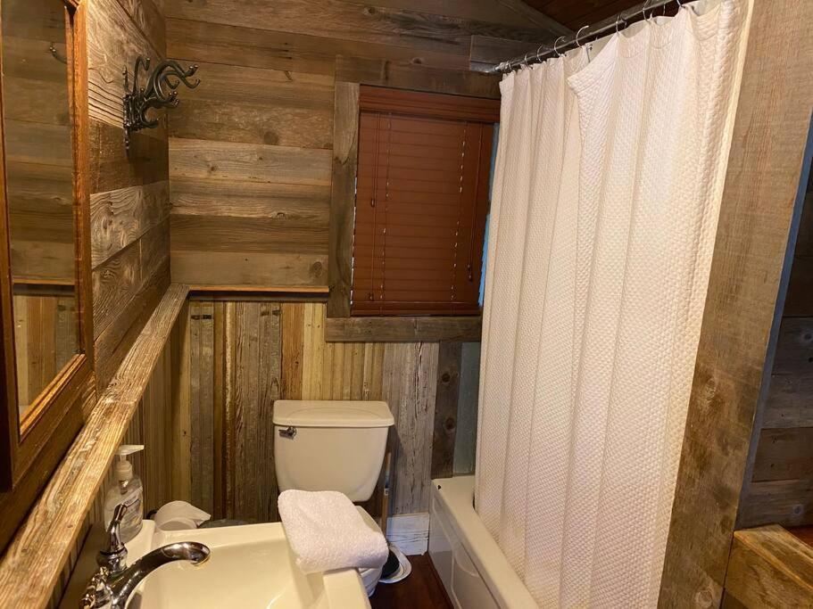 One-Bedroom House - Photo 3