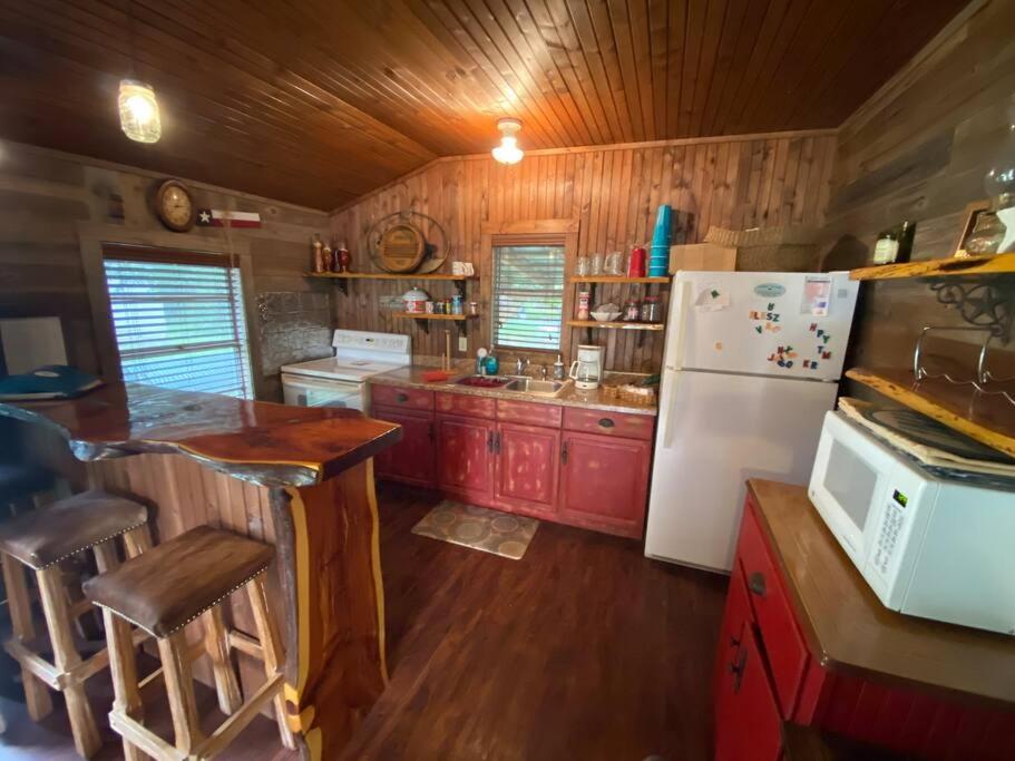 One-Bedroom House - Photo 17
