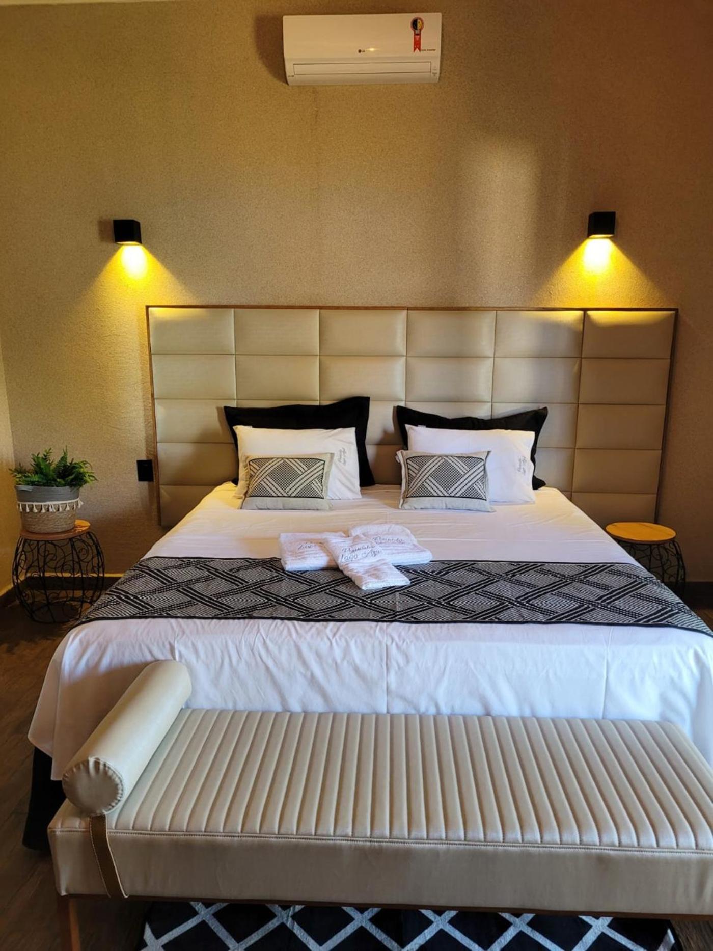 Deluxe Suite with Spa Bath - Photo 1