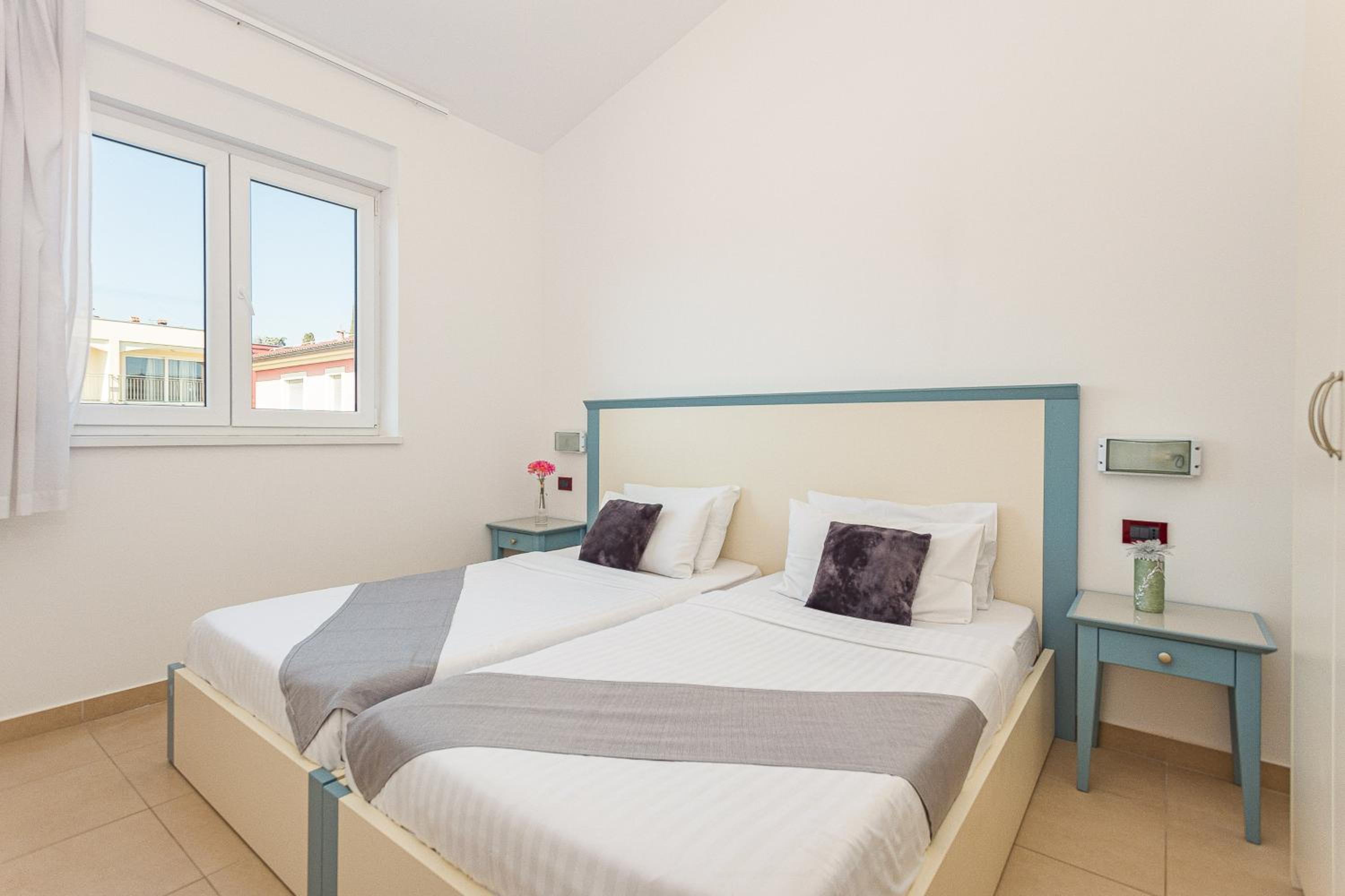 Two-Bedroom Apartment with Balcony and Sea View (6 people) photo 3