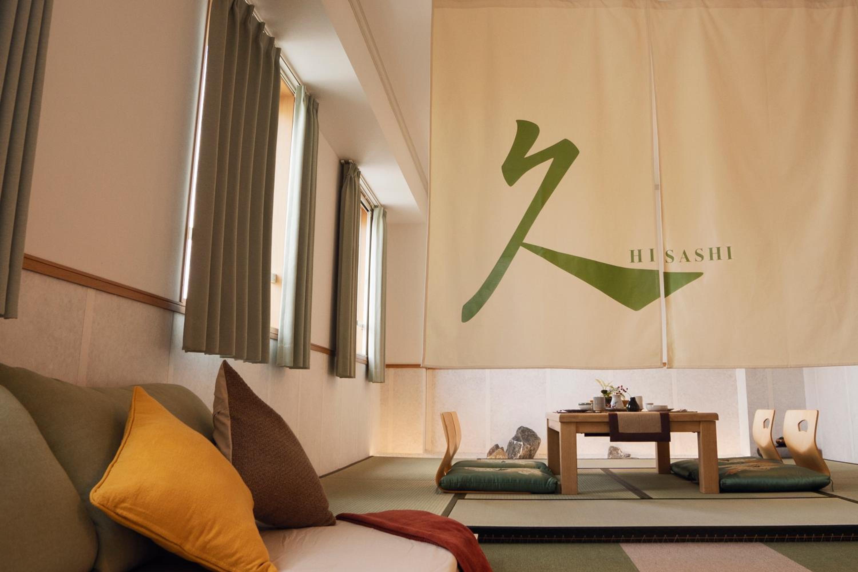 One-Bedroom Apartment - Photo 1