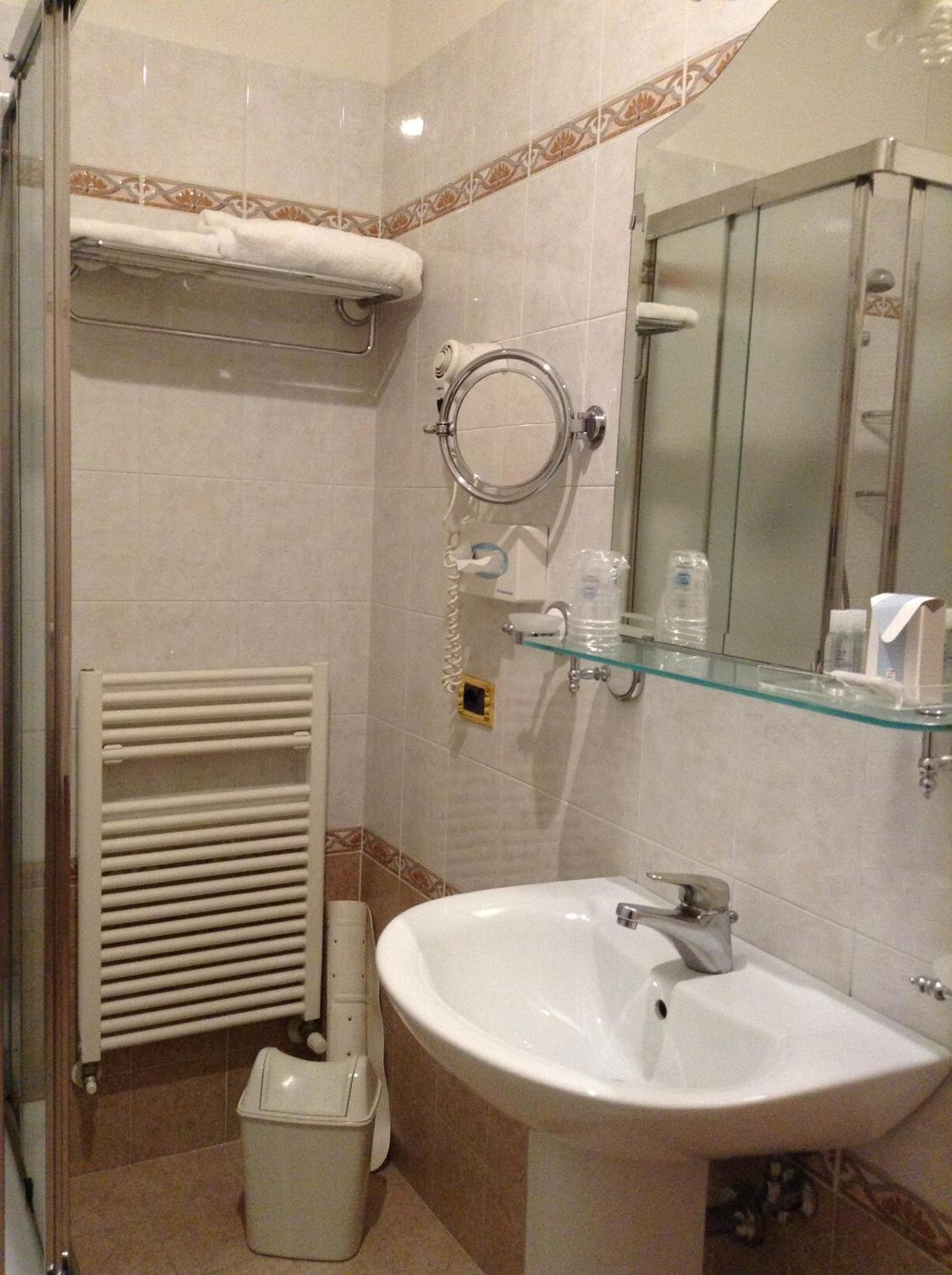 Single Room photo 2