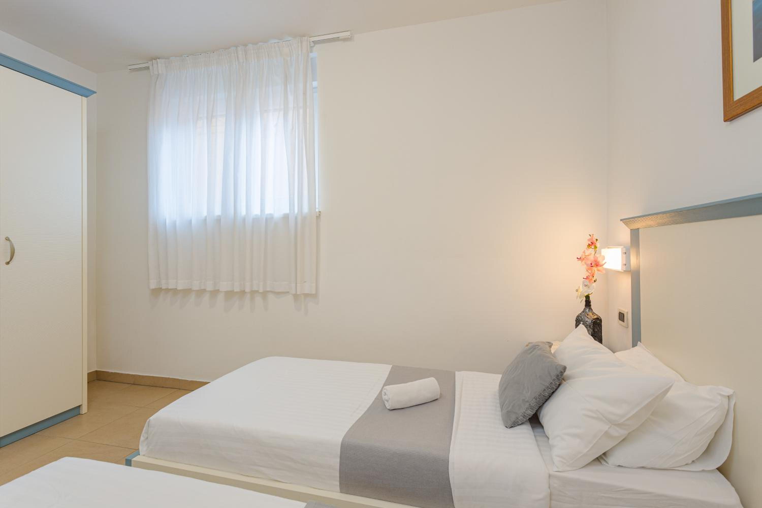 Two-Bedroom Apartment with Balcony (6 people) photo 2
