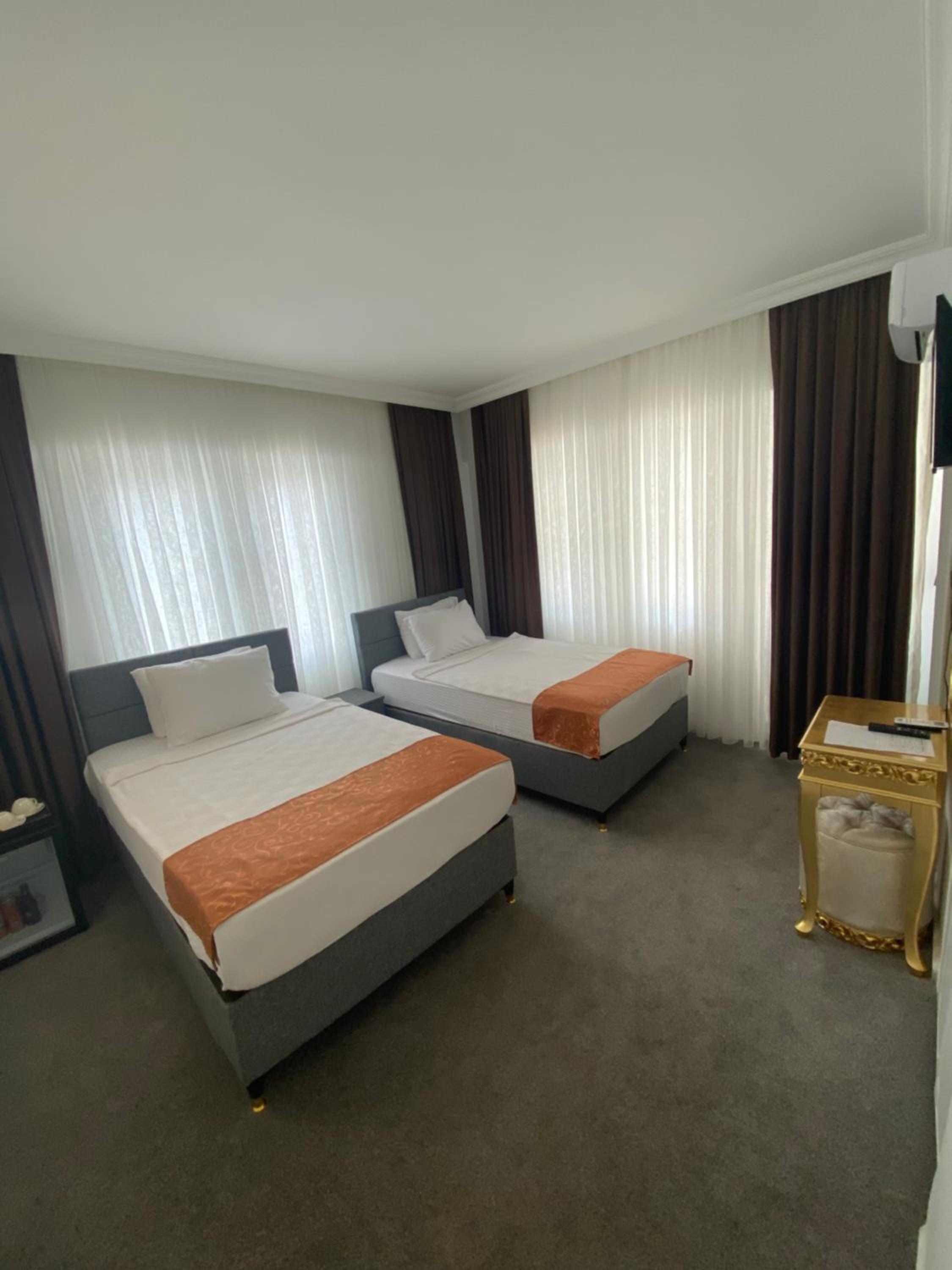 Deluxe Suite