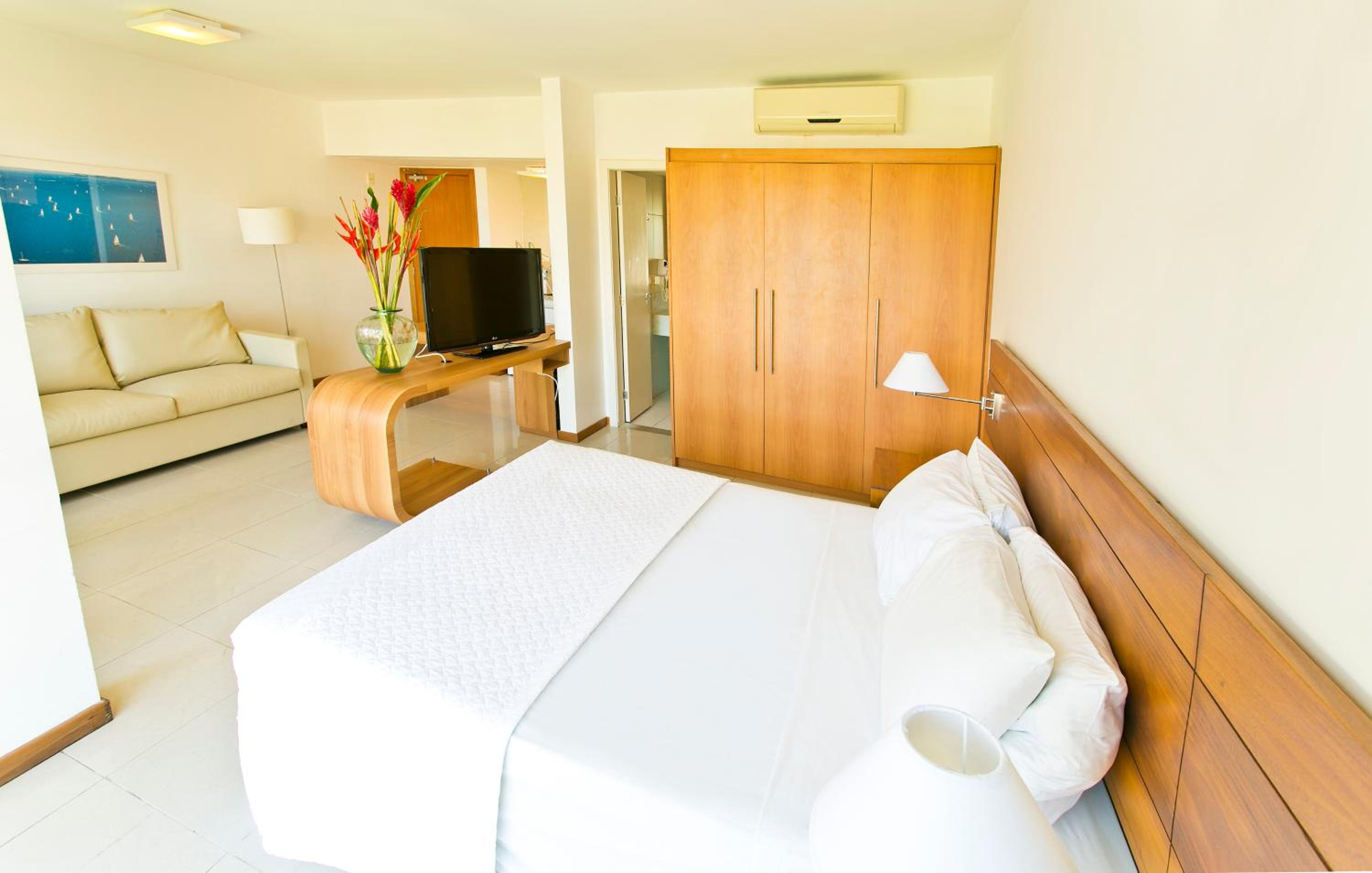 Superior Suite - Photo 13
