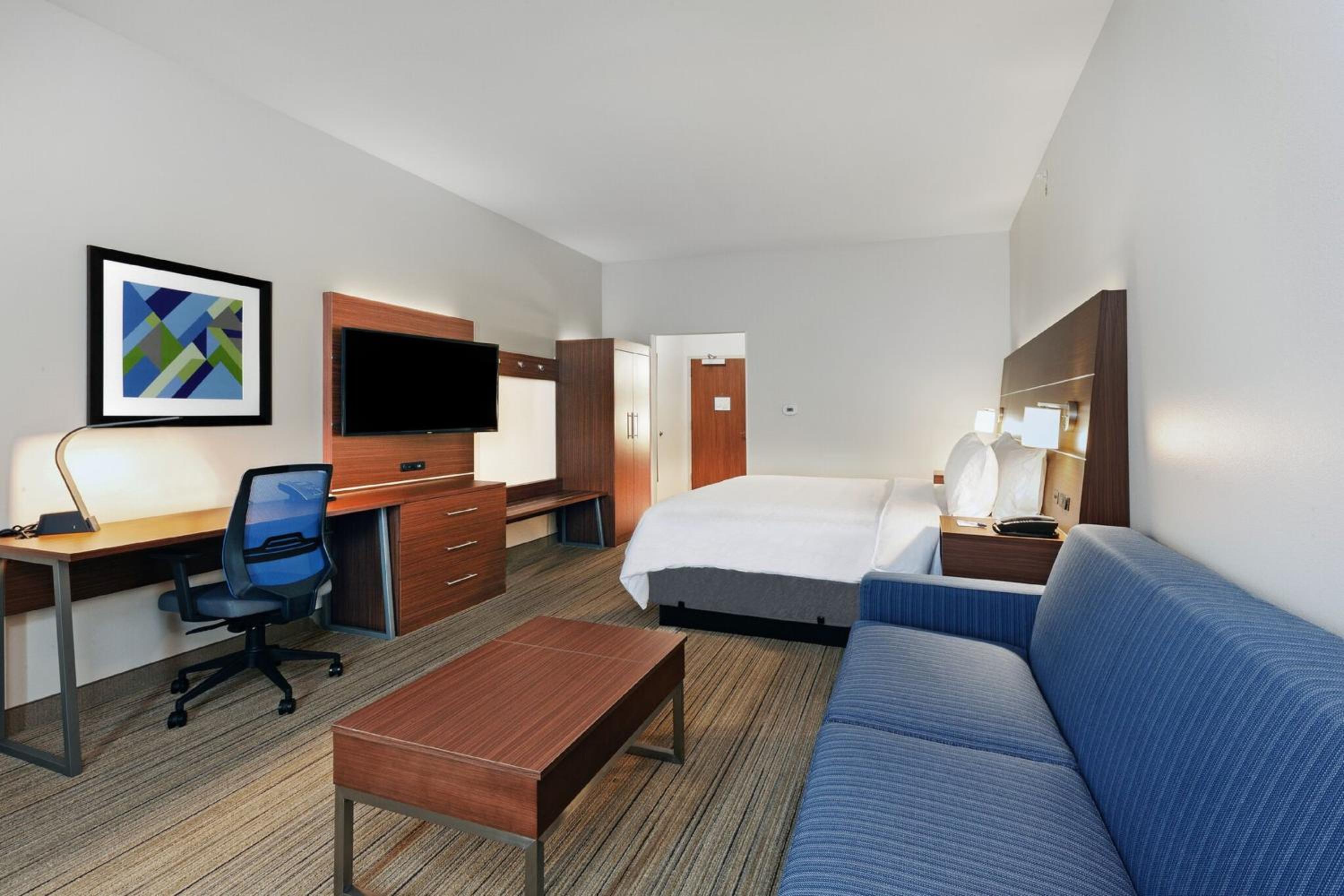 King Suite with Sofa Bed - Photo 3