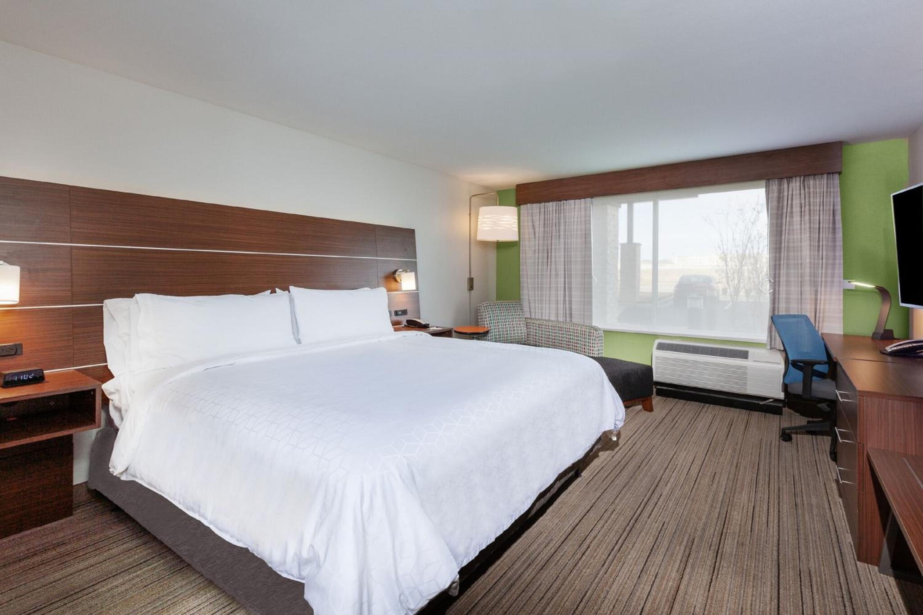Standard King Room - Photo 1