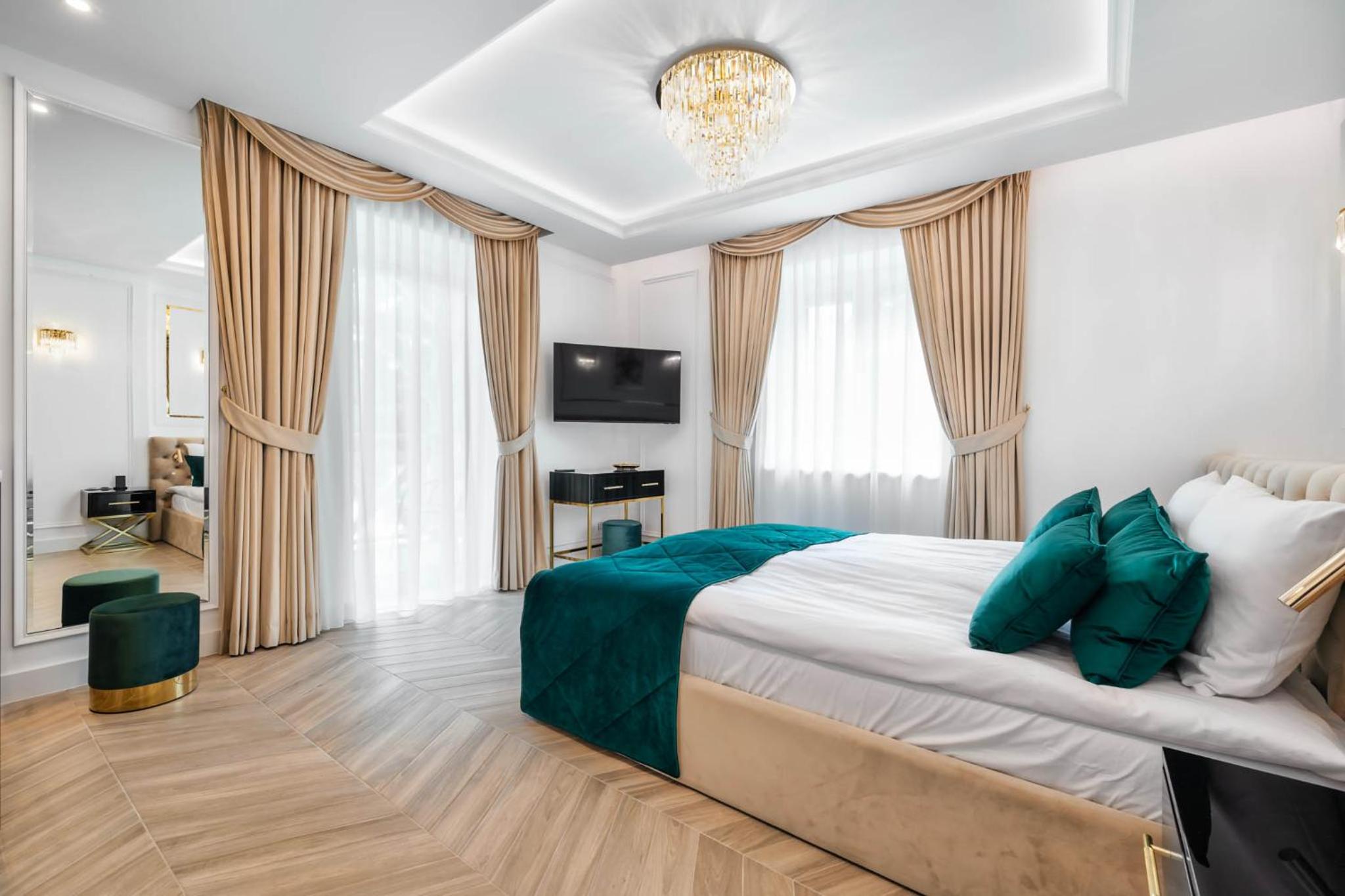 Apartment with Balcony - Photo 1