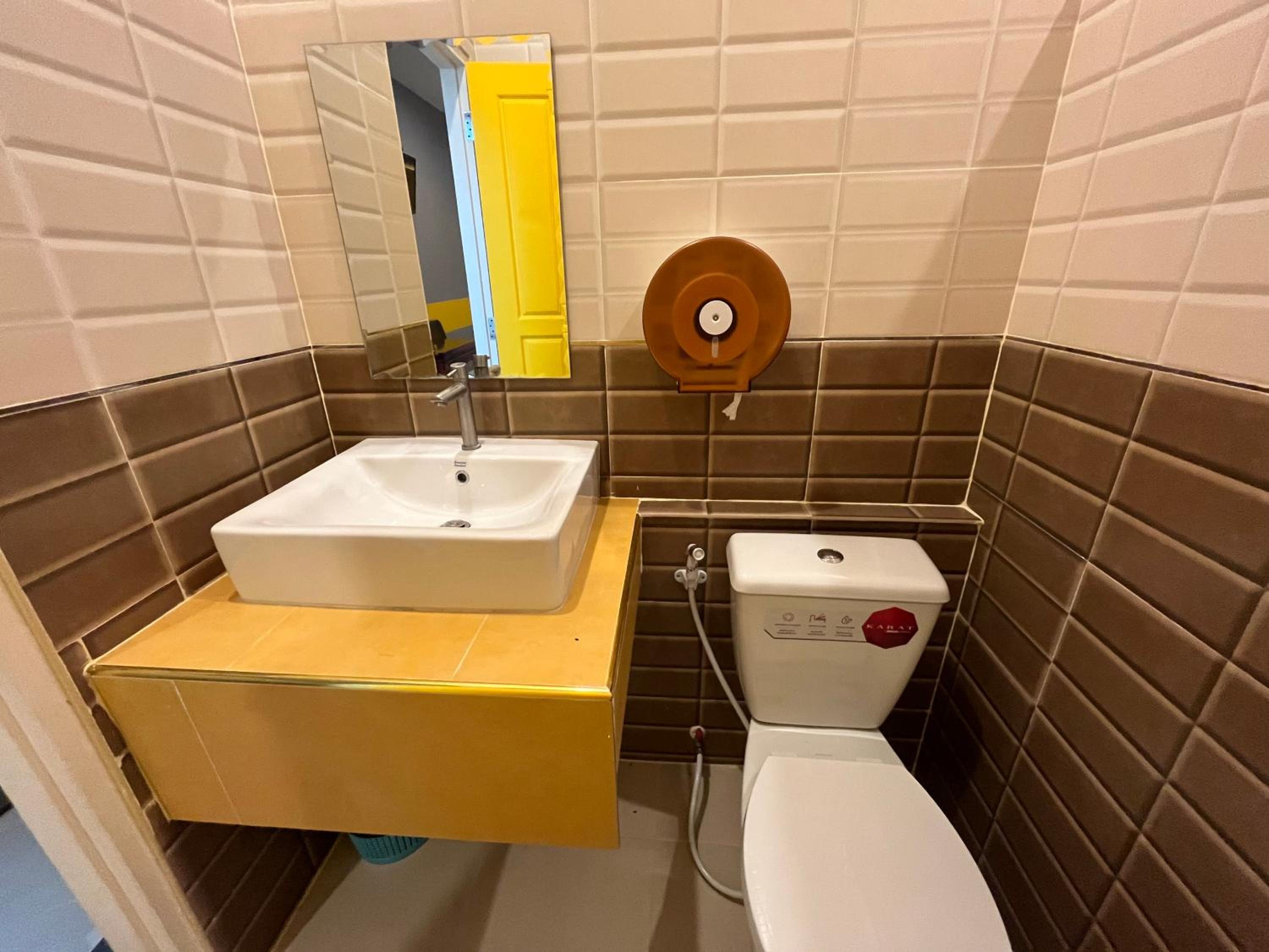 Deluxe Double or Twin Room - Photo 4