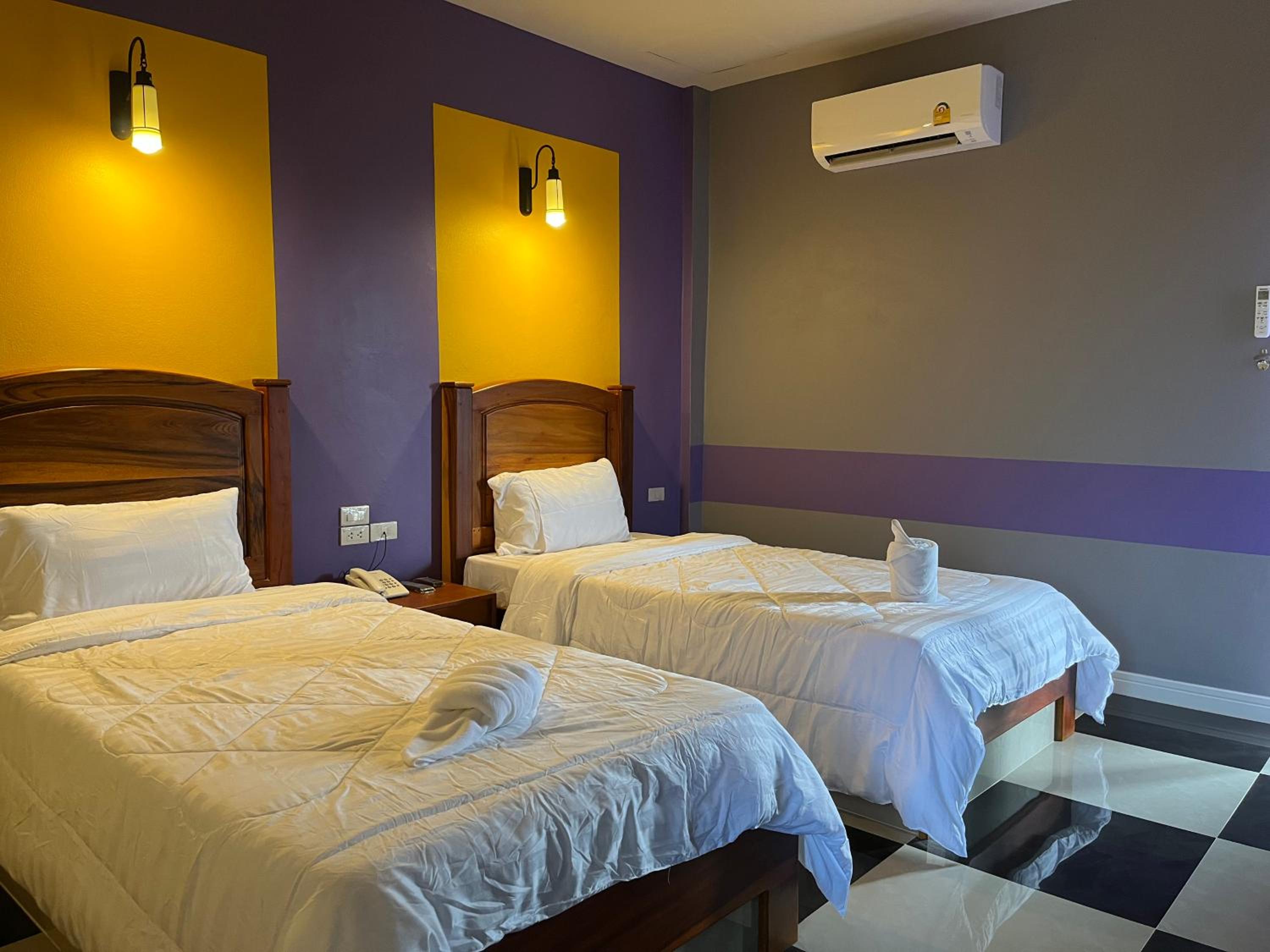 Deluxe Twin Room - Photo 6