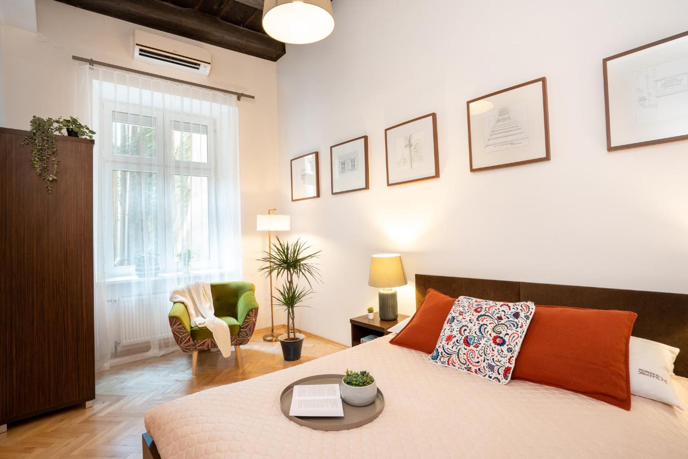 One-Bedroom Apartment - Photo 5