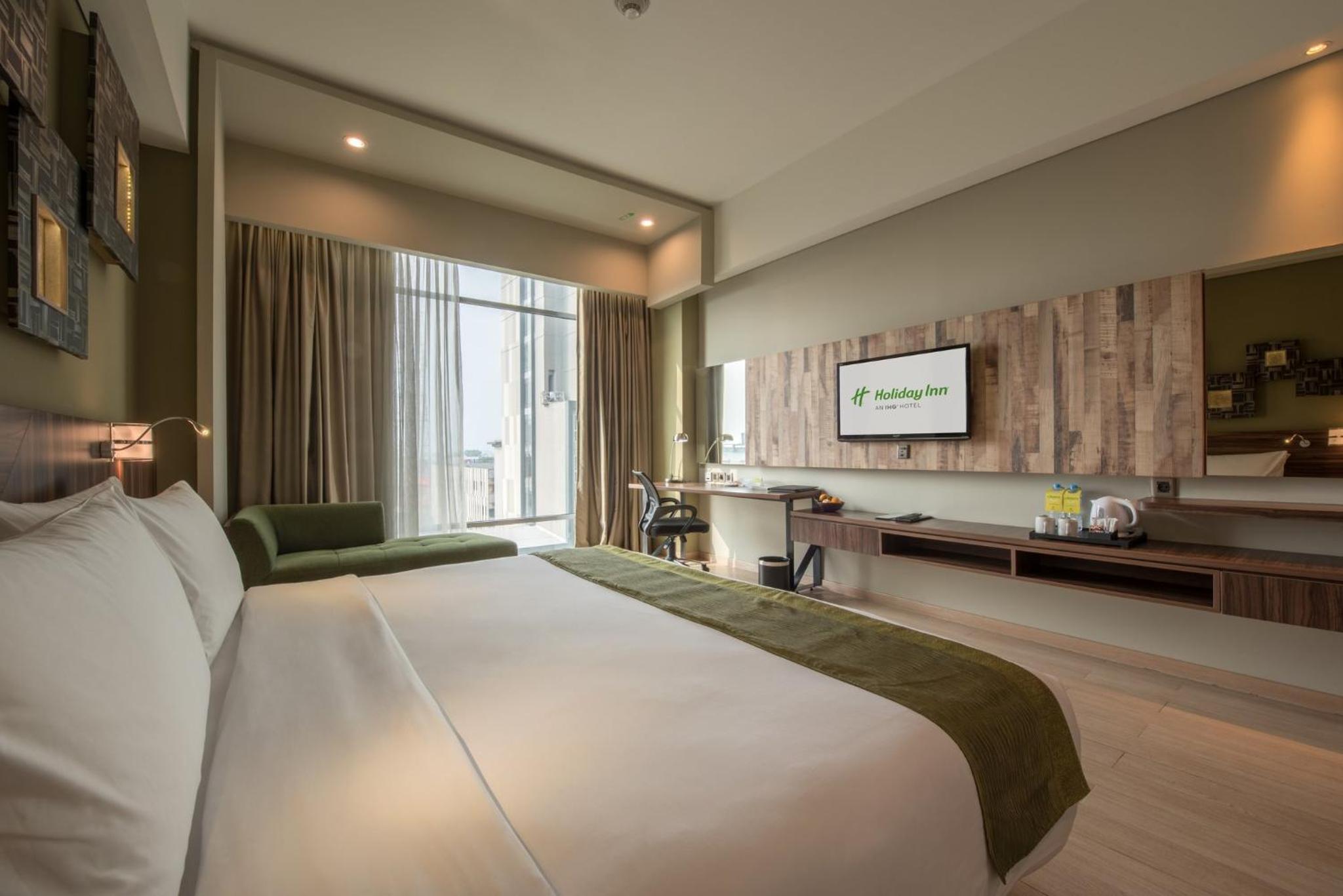 Standard King Room with City View photo 2