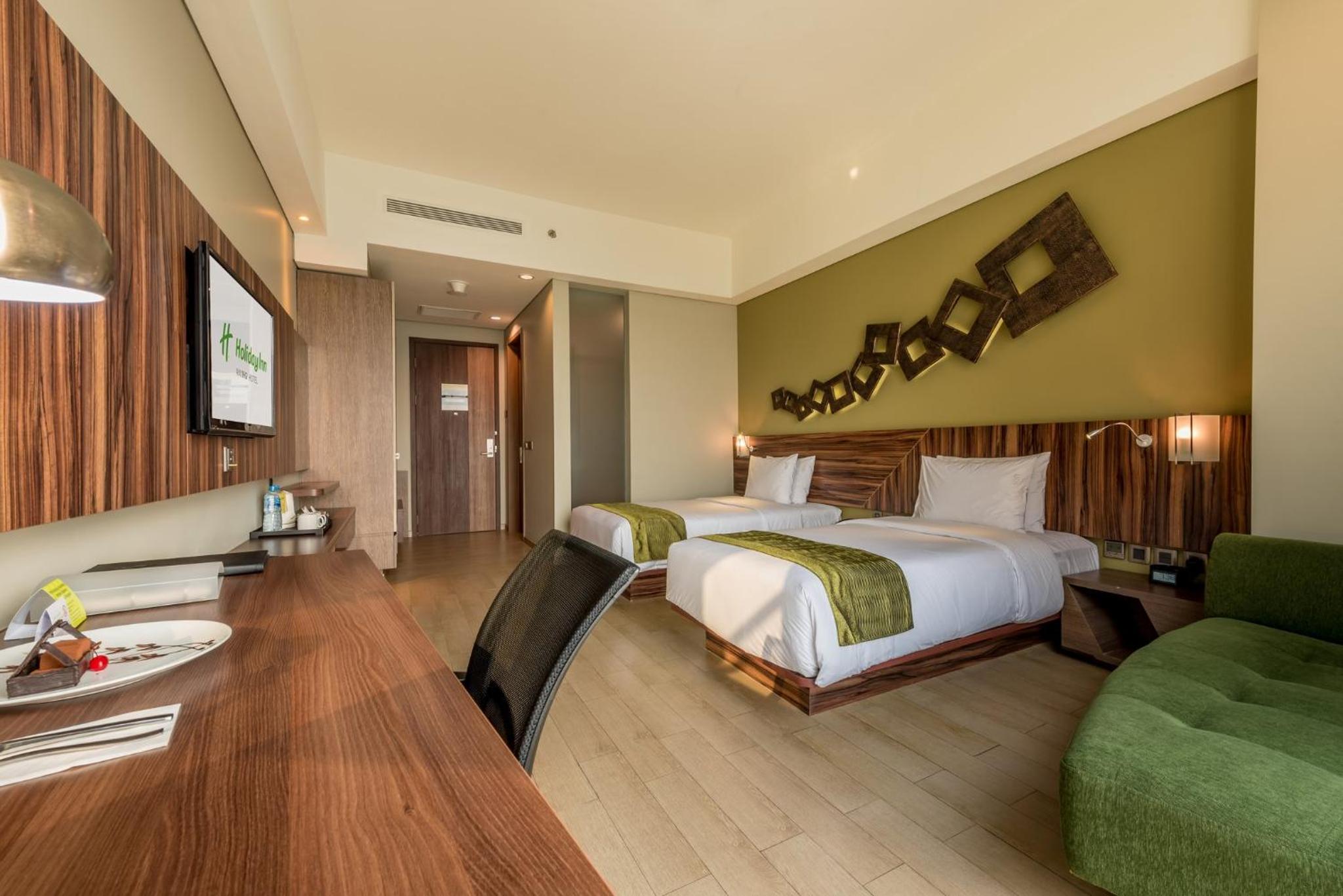 Standard Twin Room with City View - Smoking photo 3
