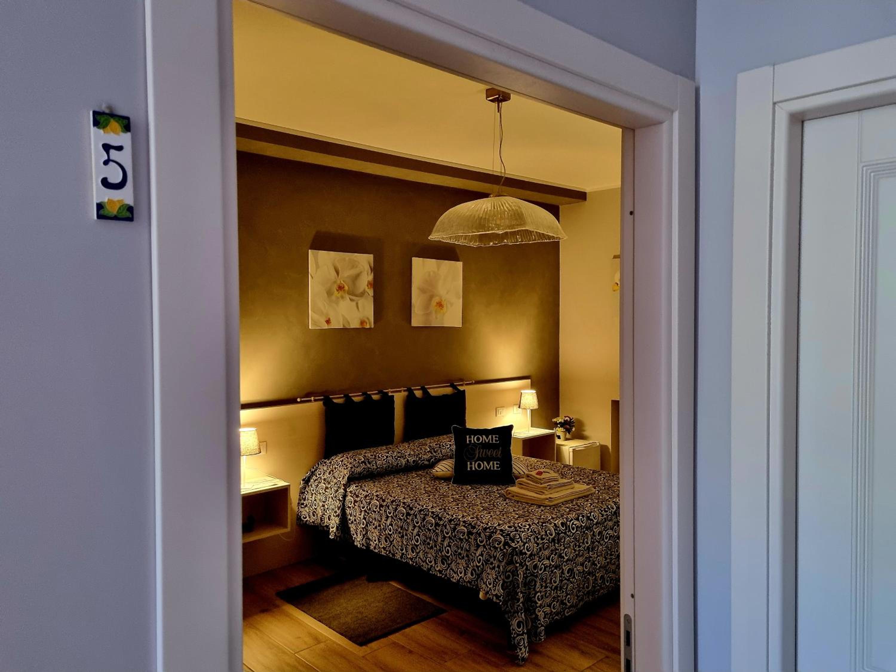Double Room with Balcony photo 2