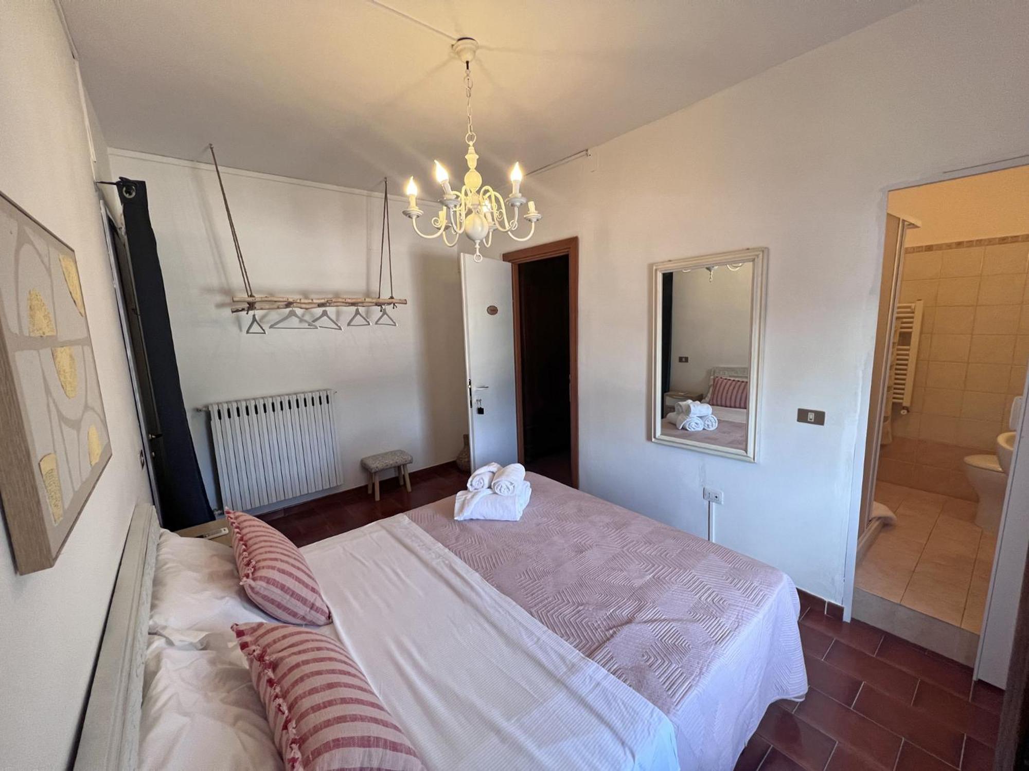 Double Room With Private Bathroom photo 2